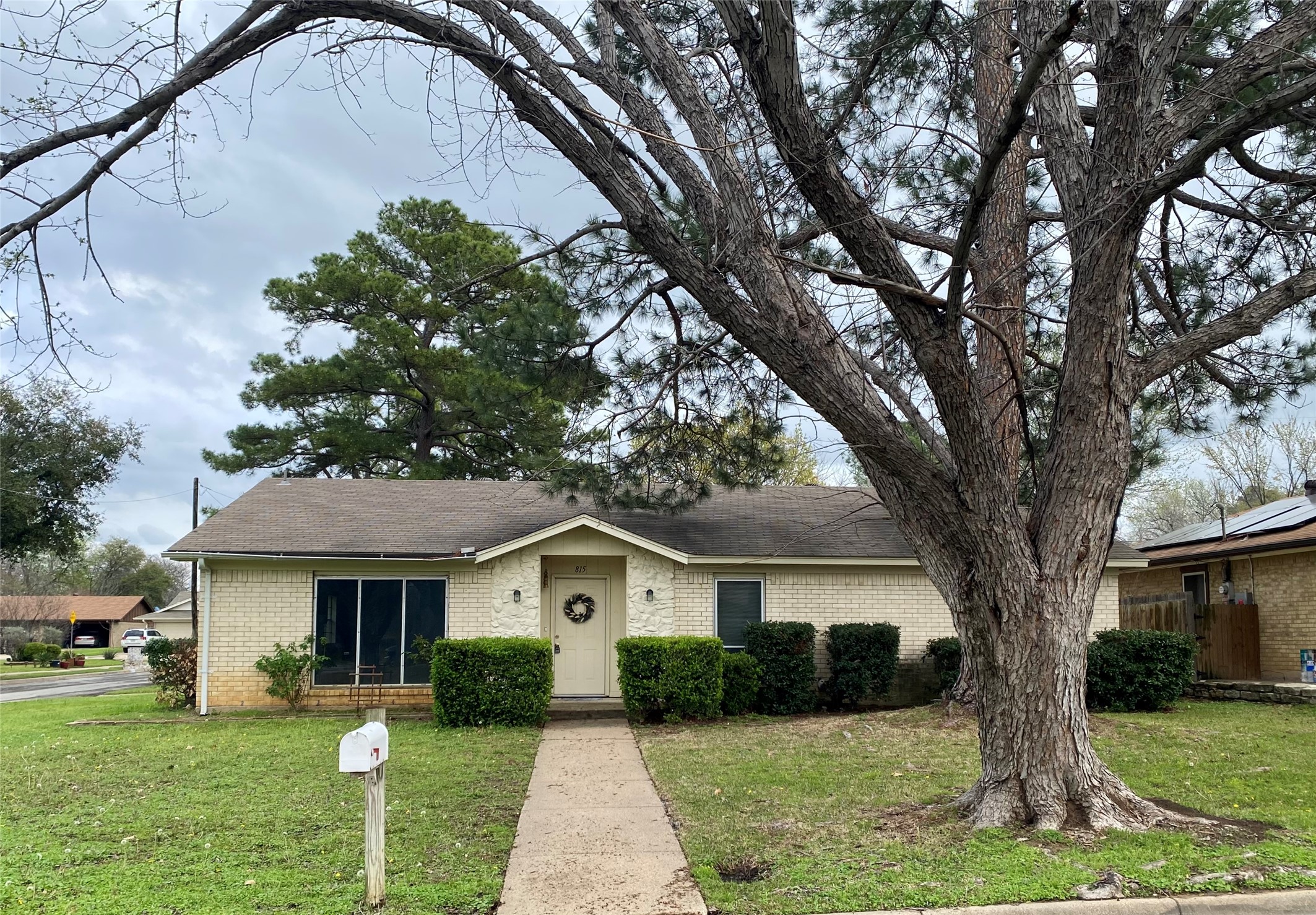 815 Charter Oak Court Arlington TX 76012