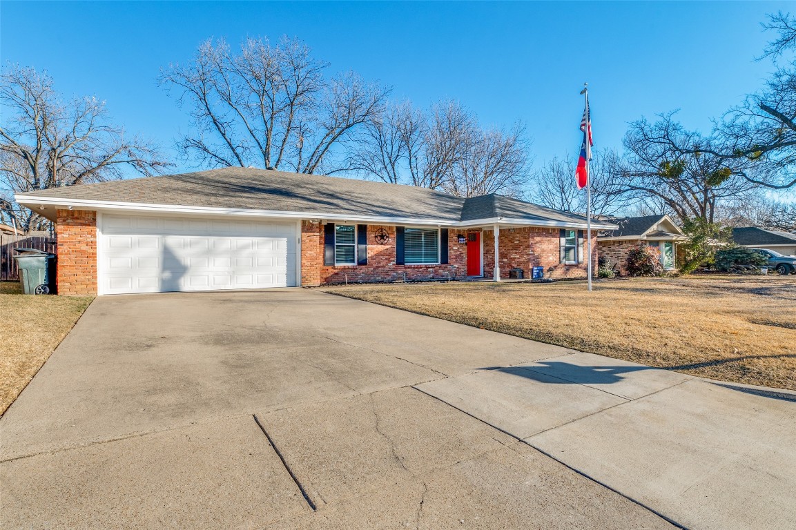 324 Plainview Drive Hurst TX 76054