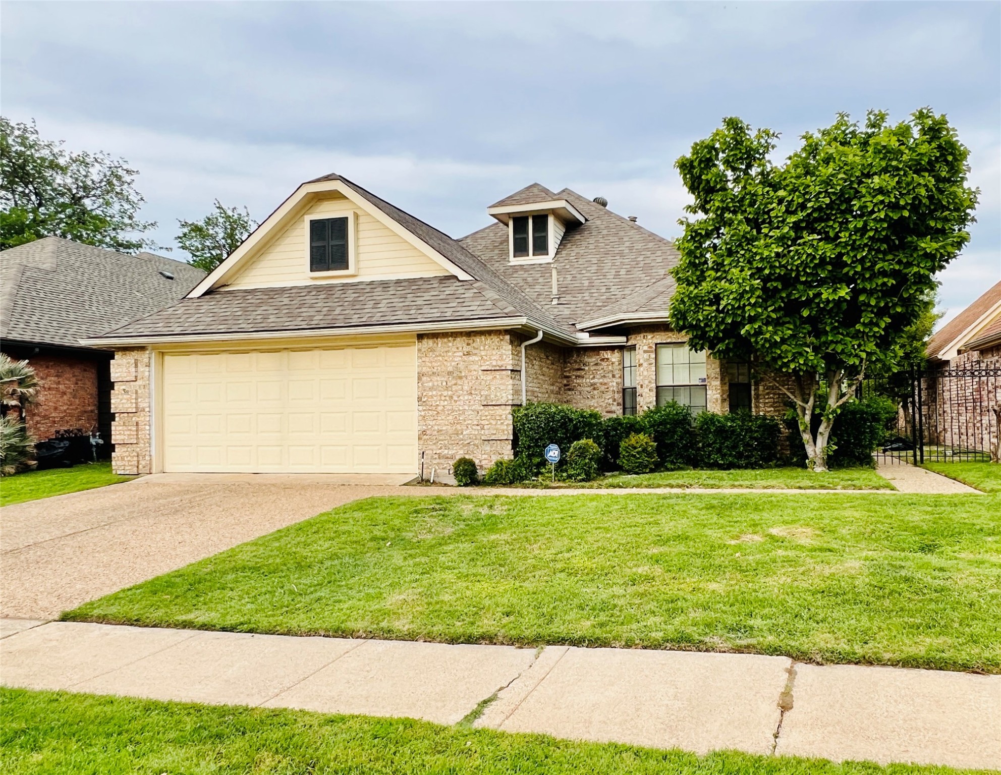 2842 Laurel Oaks Drive Garland TX 75044