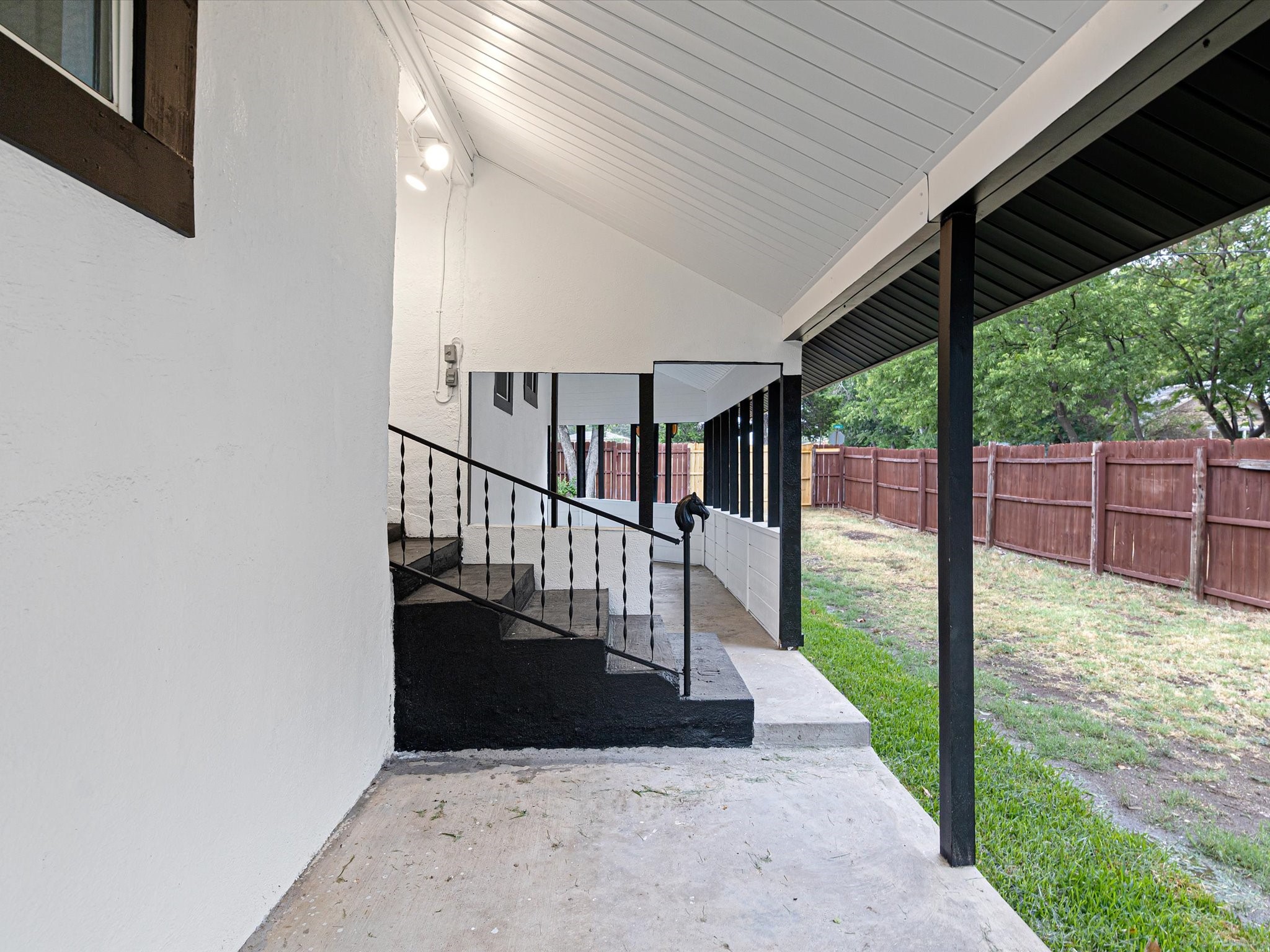 611 Cherry Street Bowie TX 76230