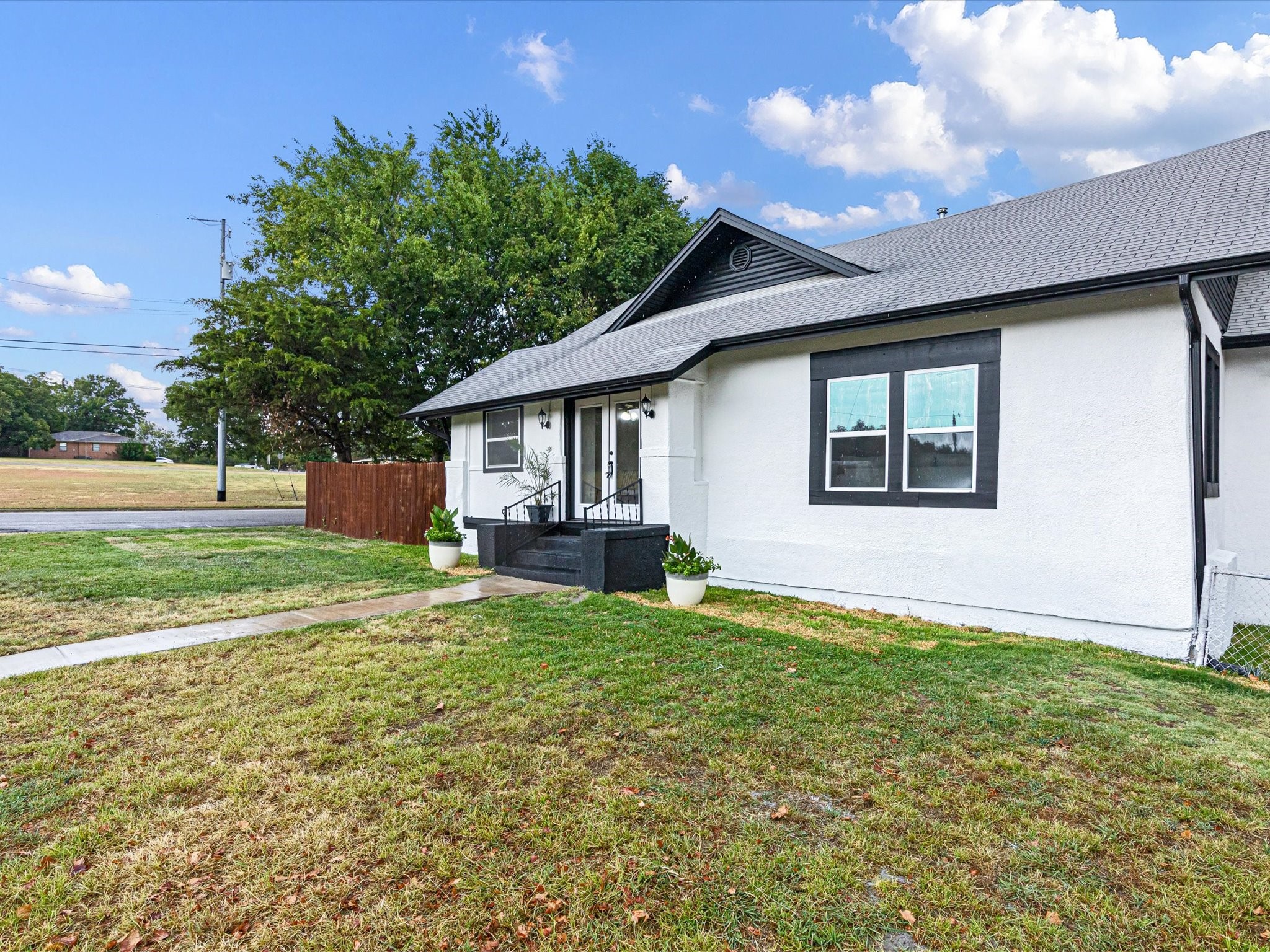 611 Cherry Street Bowie TX 76230