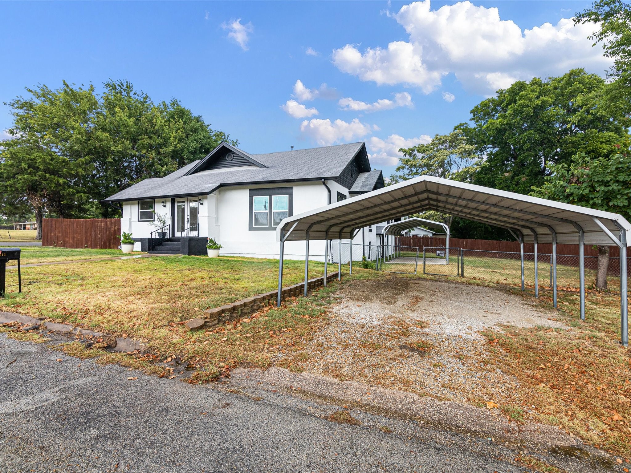 611 Cherry Street Bowie TX 76230