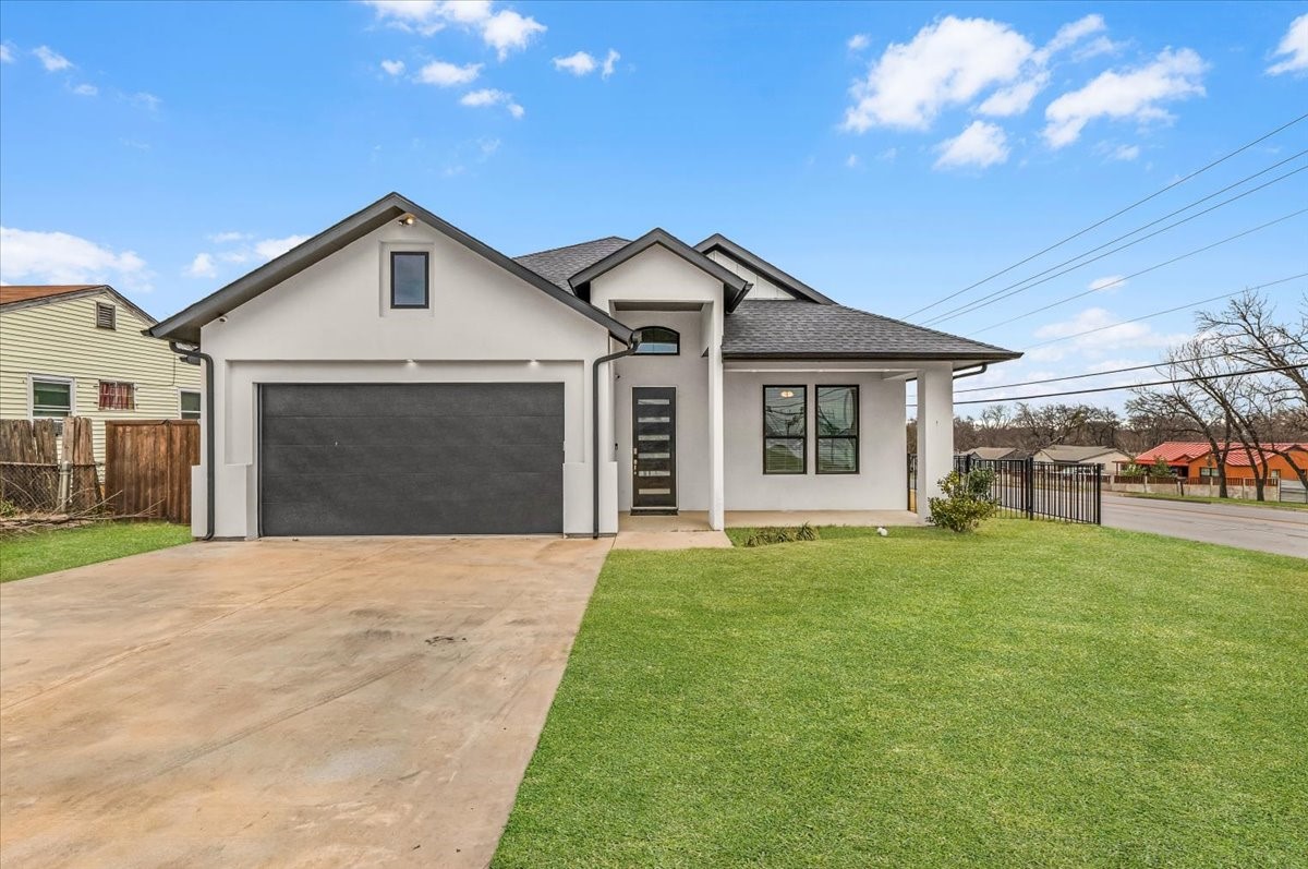 2561 Burton Avenue Fort Worth TX 76105