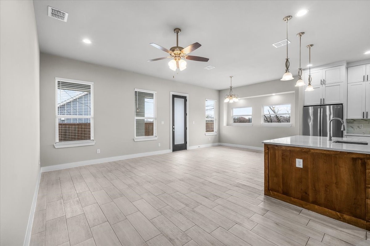 2561 Burton Avenue Fort Worth TX 76105