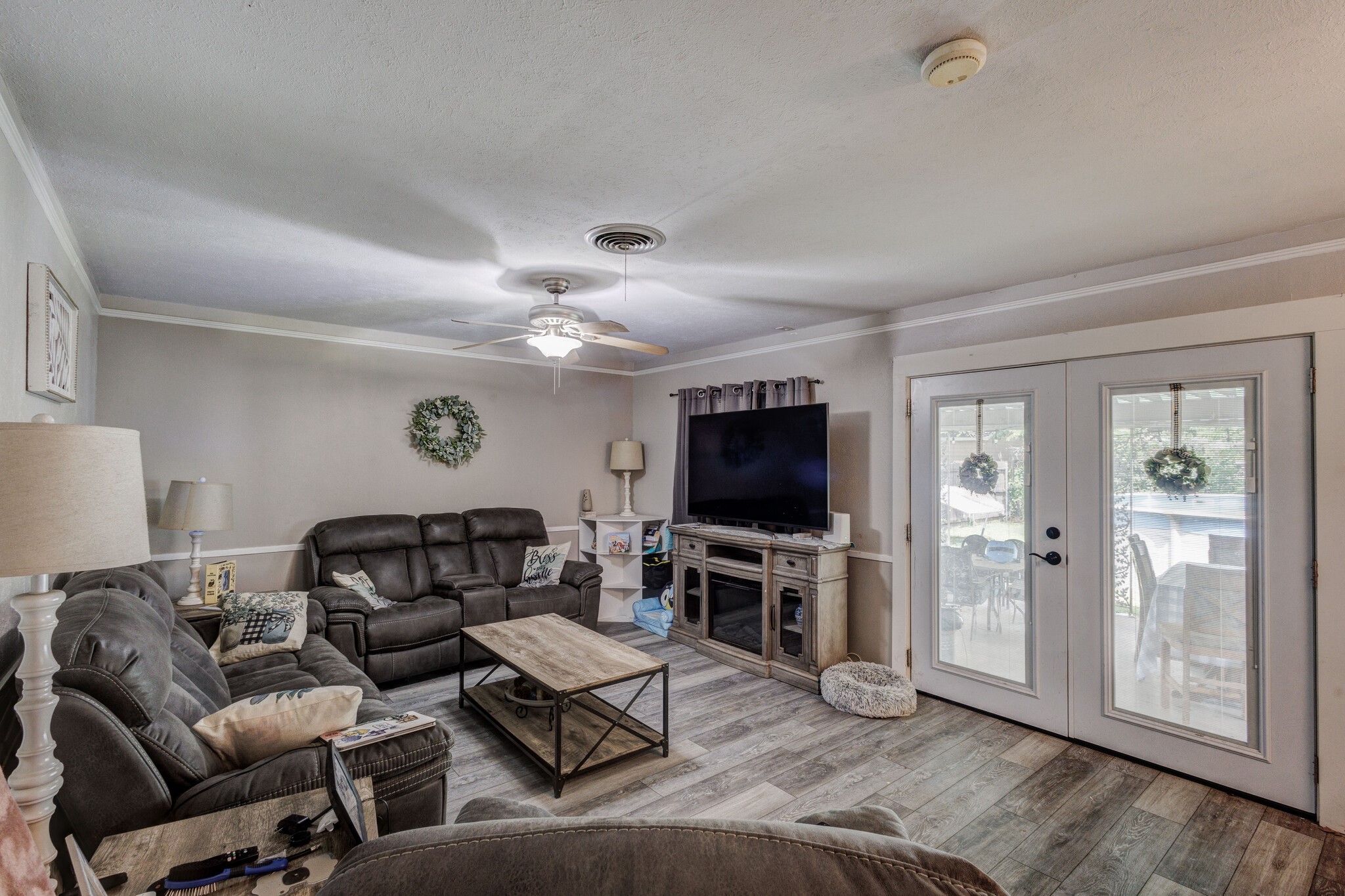 5421 Bonnie Wayne Street Haltom City TX 76117