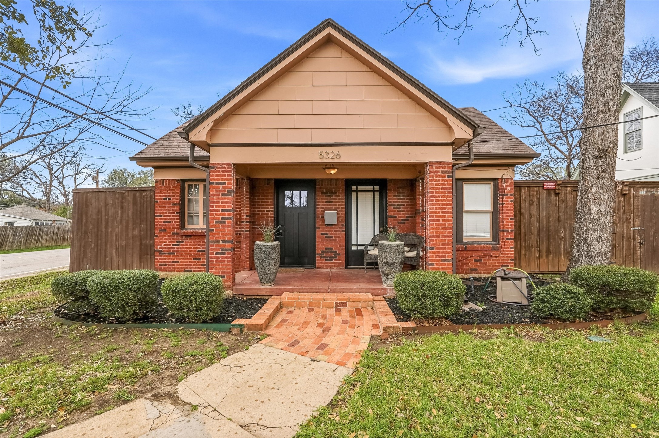 5326 Bradford Drive Dallas TX 75235