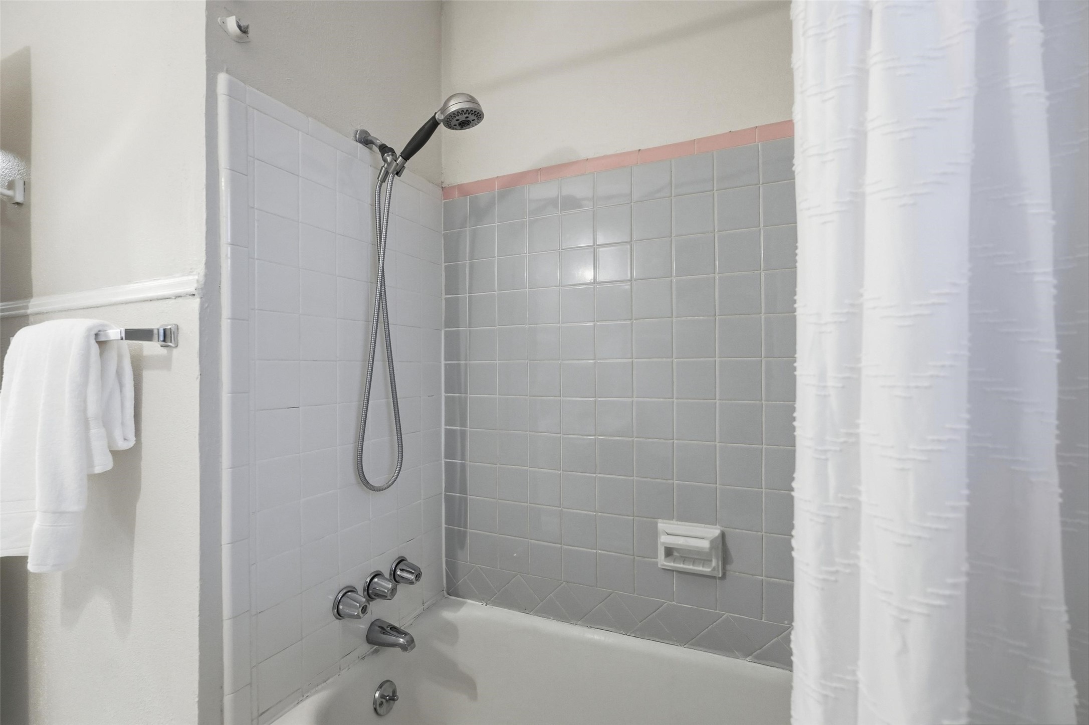 5326 Bradford Drive Dallas TX 75235