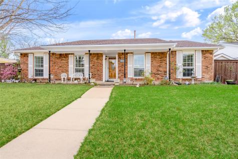 1813 Dodge Trail Grand Prairie TX 75052