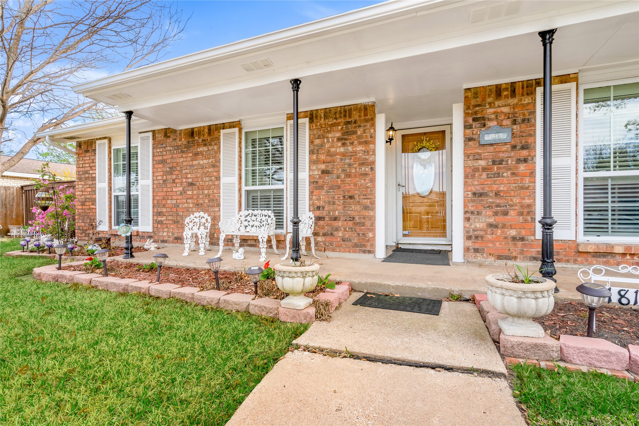 1813 Dodge Trail Grand Prairie TX 75052