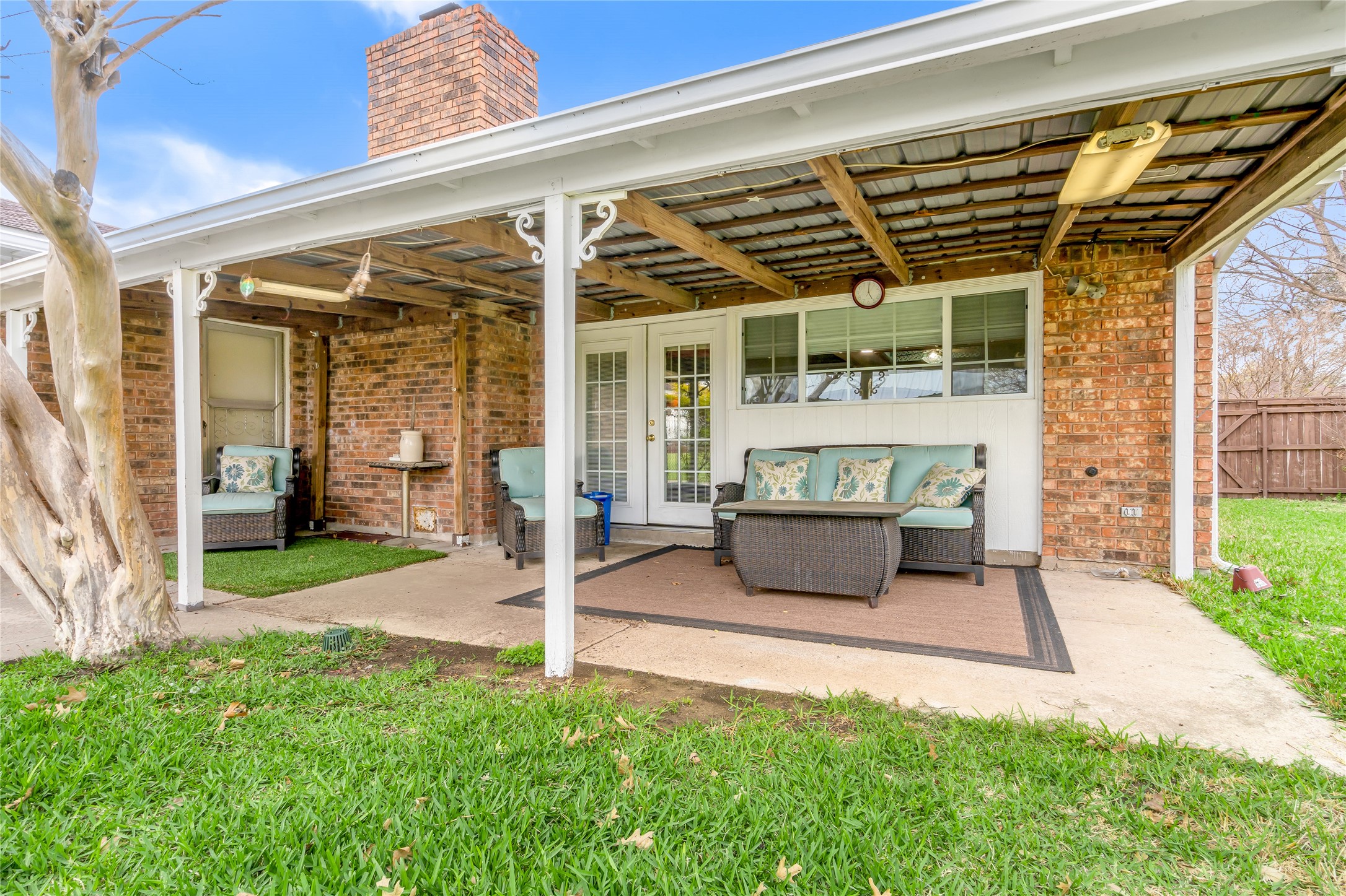 1813 Dodge Trail Grand Prairie TX 75052