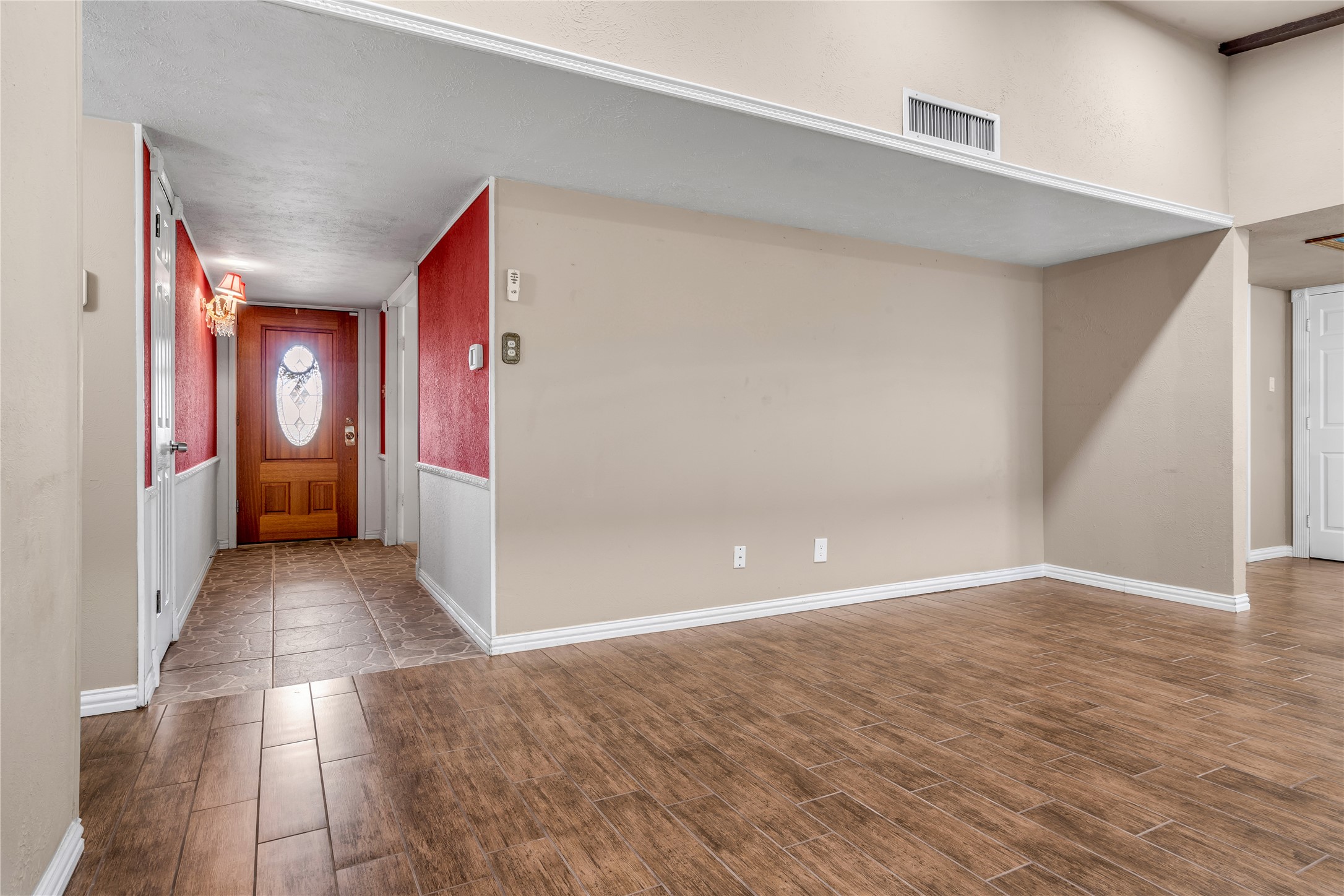 1813 Dodge Trail Grand Prairie TX 75052