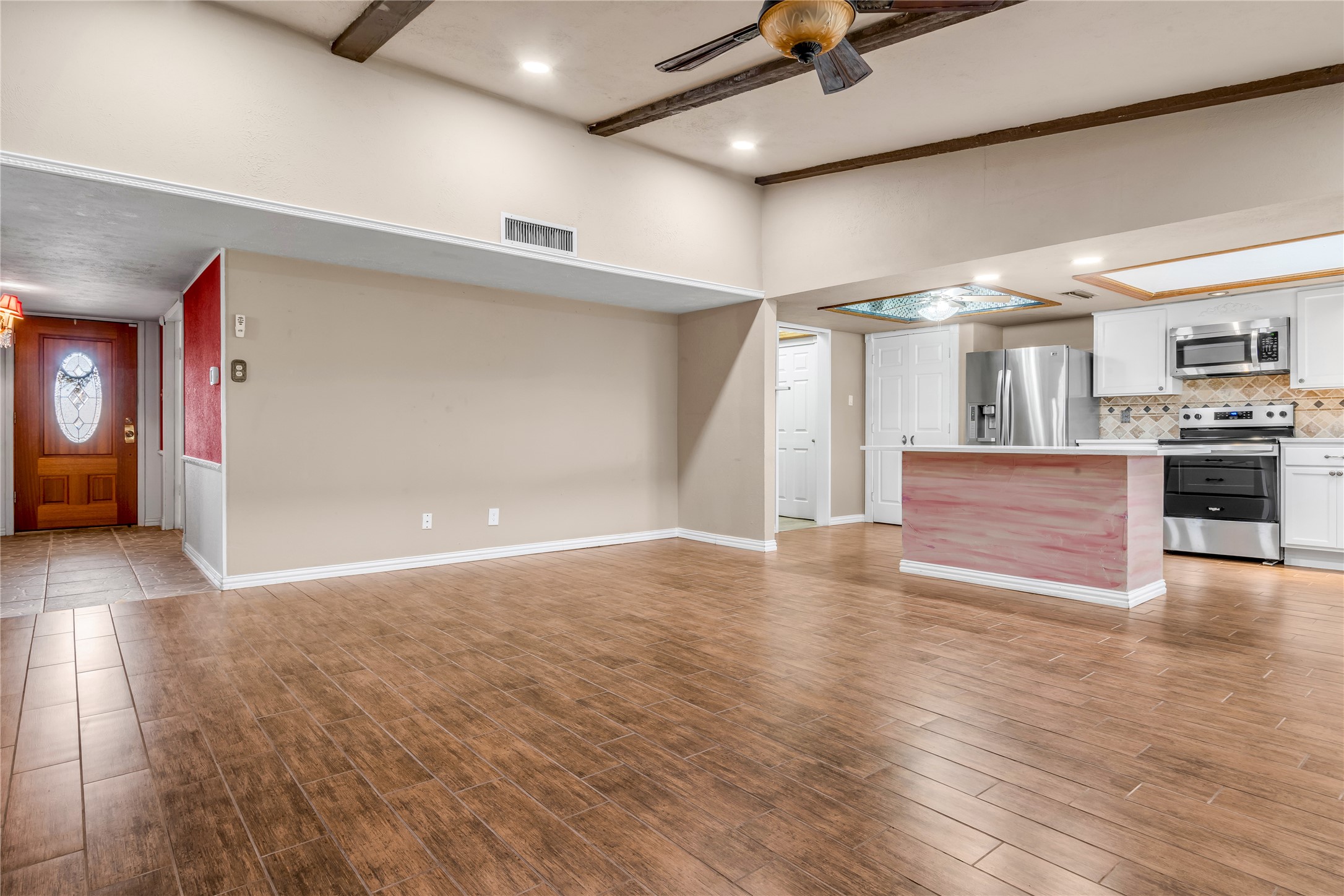 1813 Dodge Trail Grand Prairie TX 75052