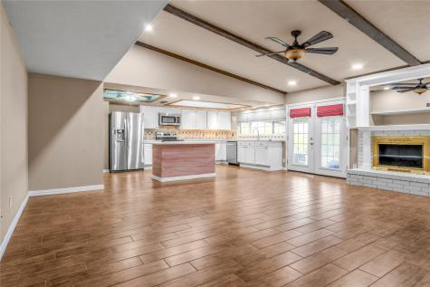 1813 Dodge Trail Grand Prairie TX 75052