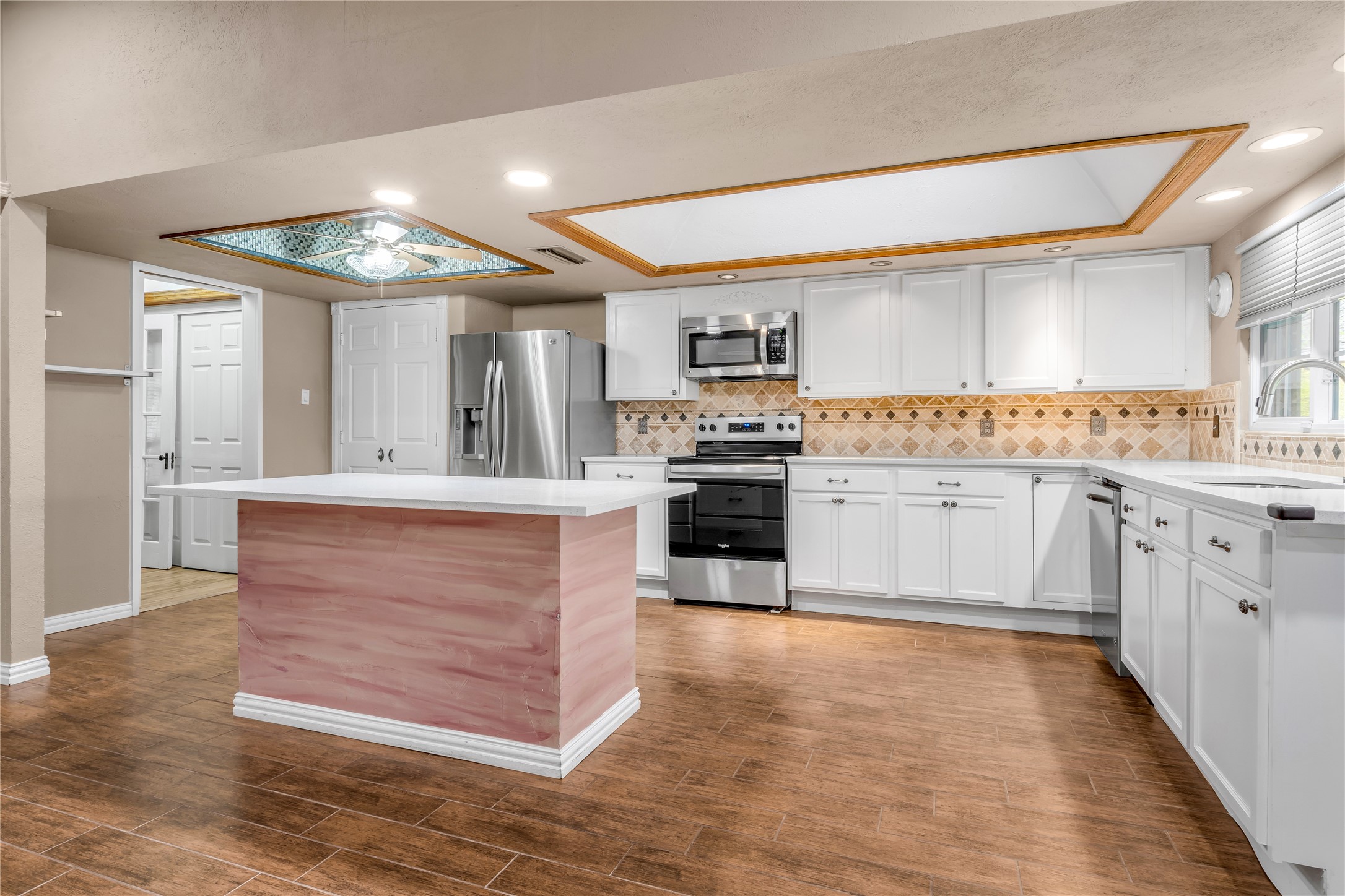 1813 Dodge Trail Grand Prairie TX 75052