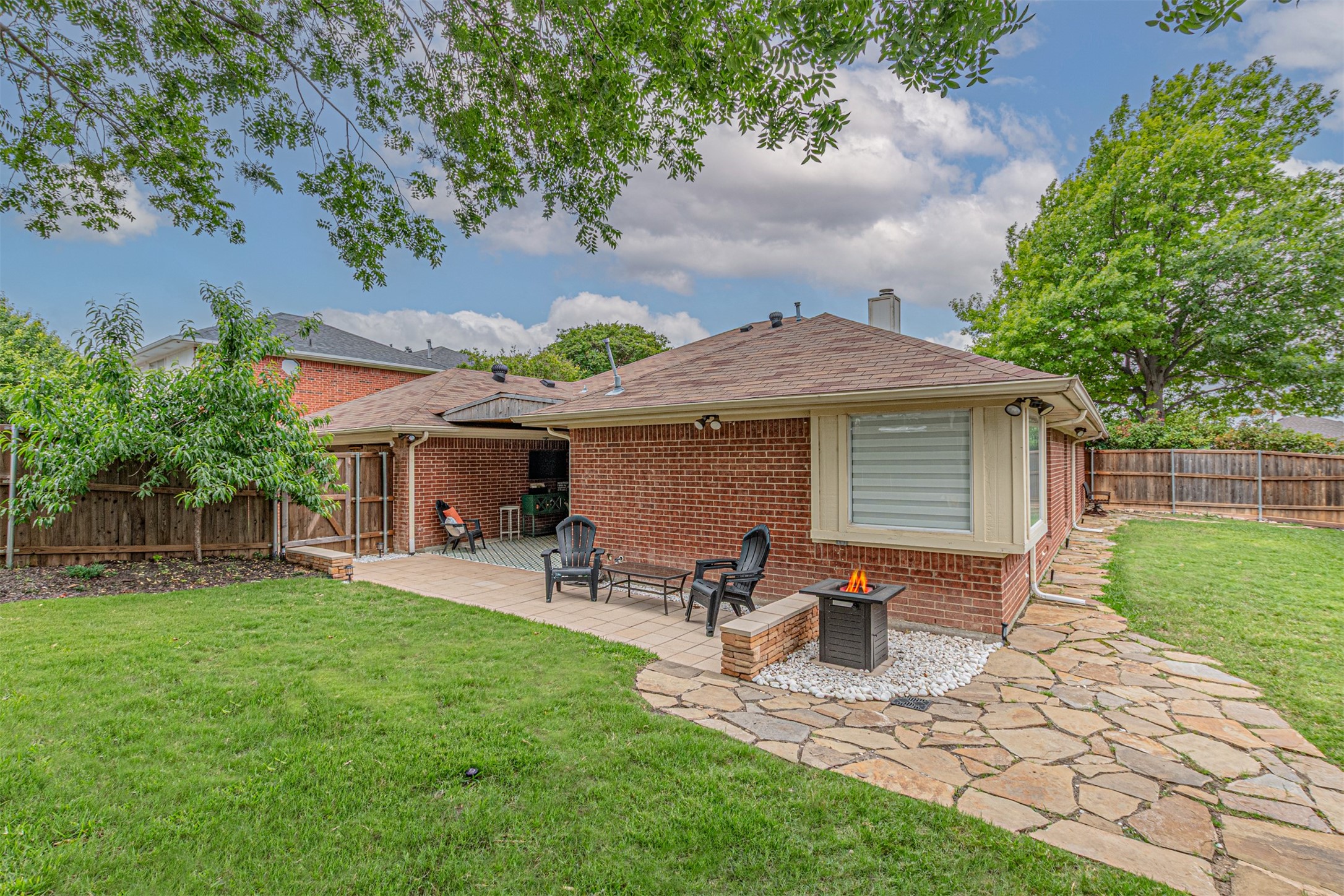 1088 Midnight Pass Rockwall TX 75087