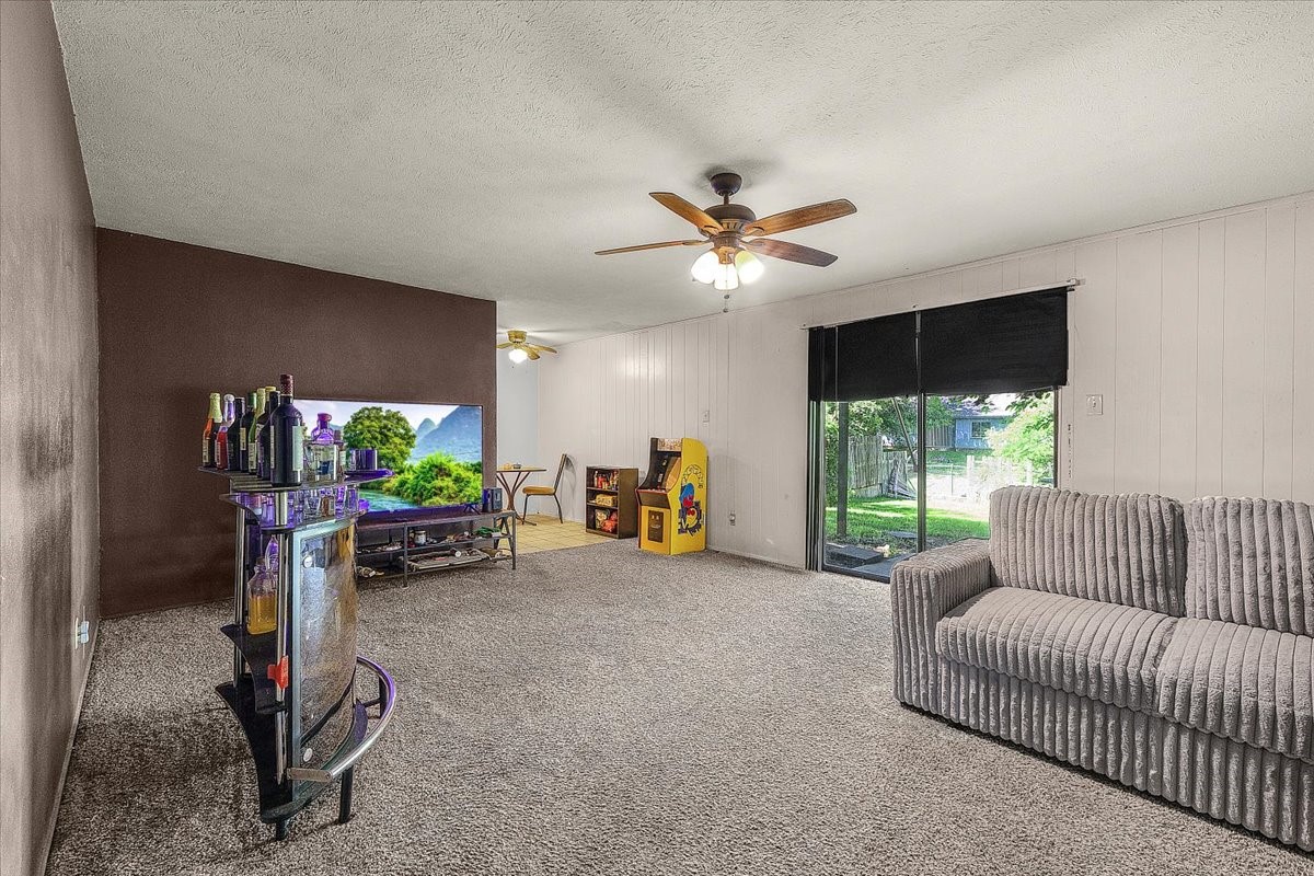 327 E Center Street Duncanville TX 75116