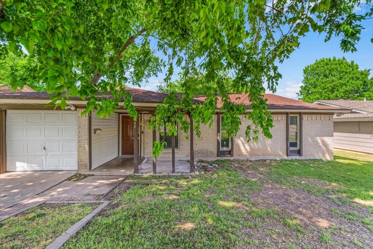 327 E Center Street Duncanville TX 75116