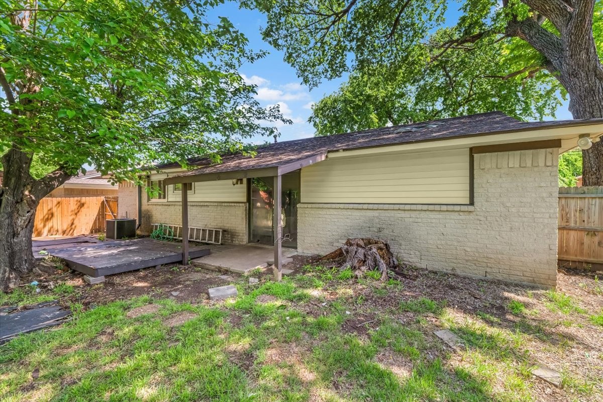 327 E Center Street Duncanville TX 75116