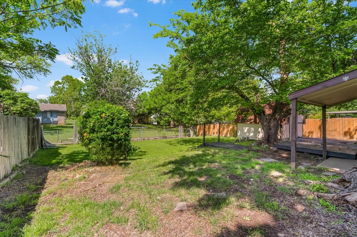 327 E Center Street Duncanville TX 75116