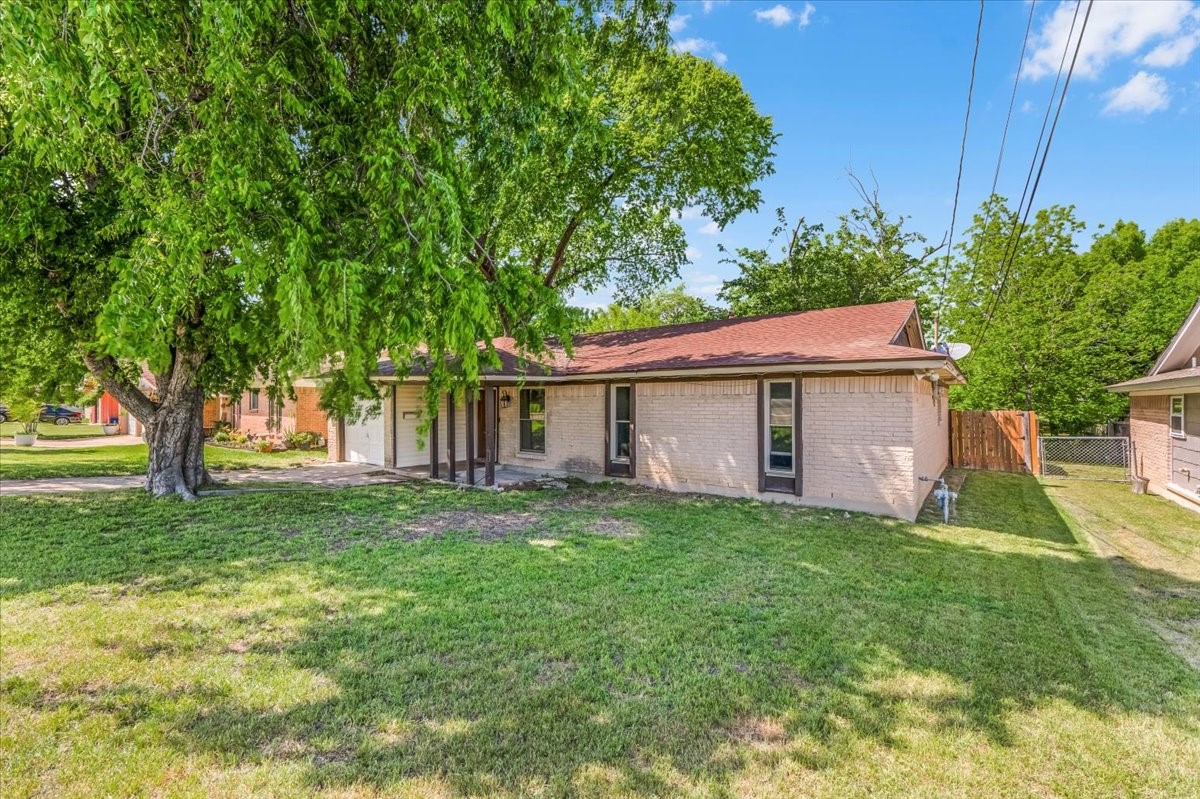 327 E Center Street Duncanville TX 75116