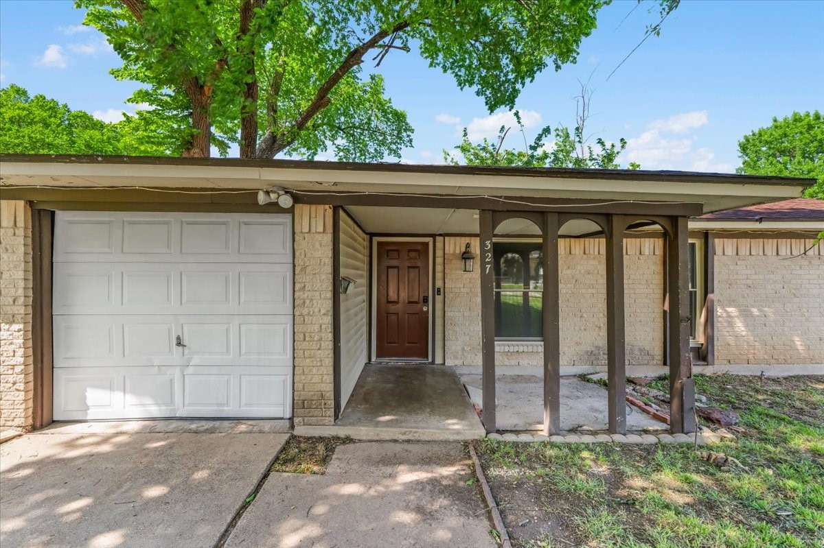 327 E Center Street Duncanville TX 75116