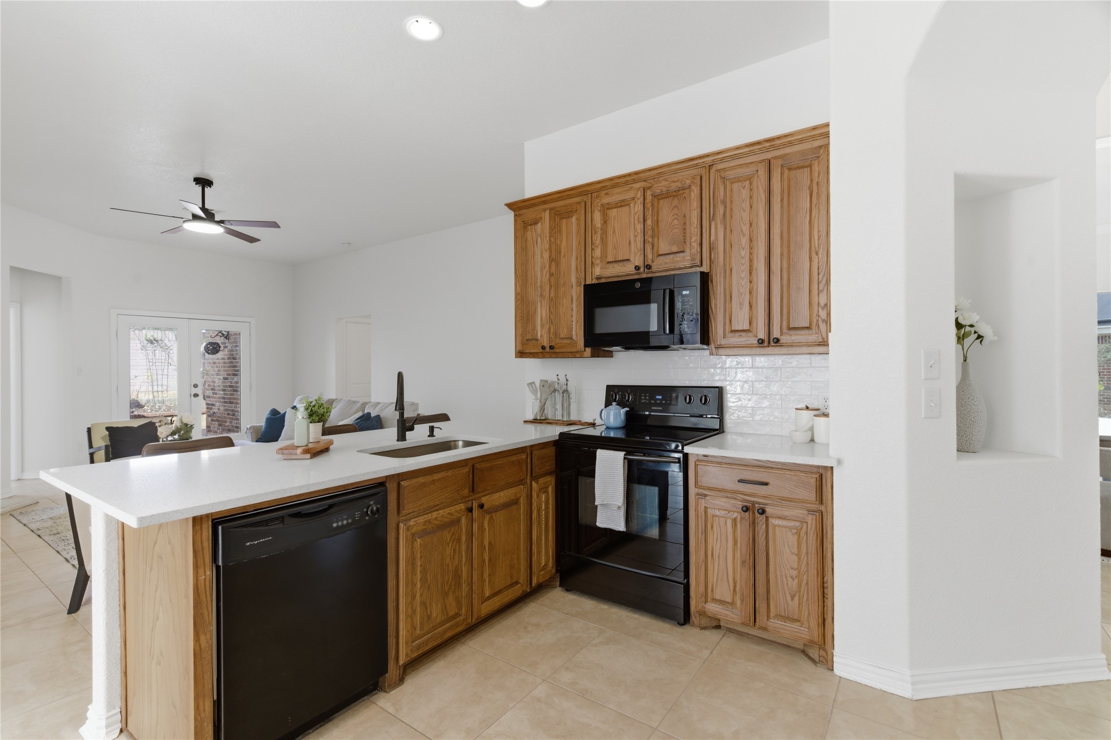 813 Chase Circle Hurst TX 76053