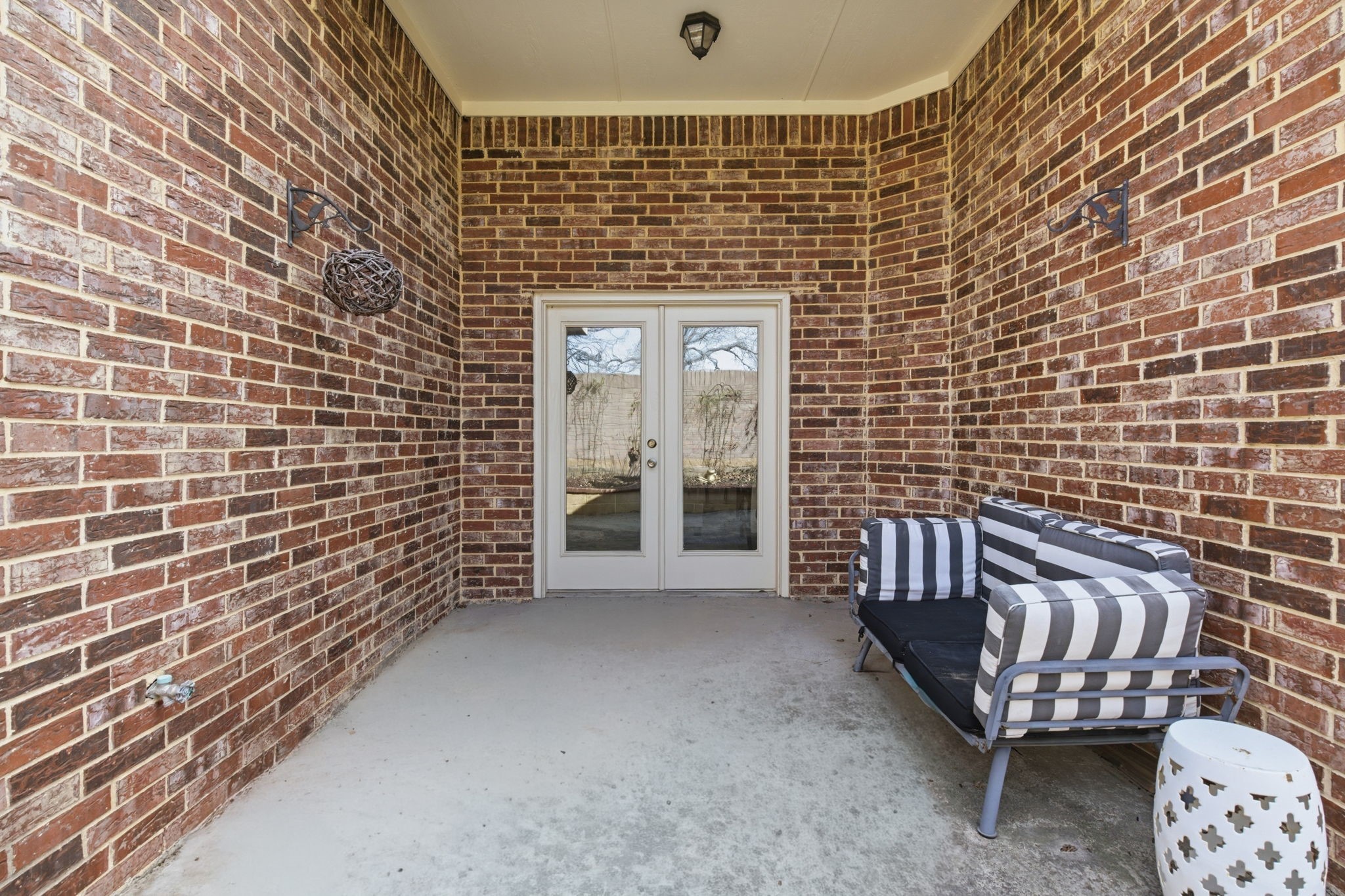813 Chase Circle Hurst TX 76053