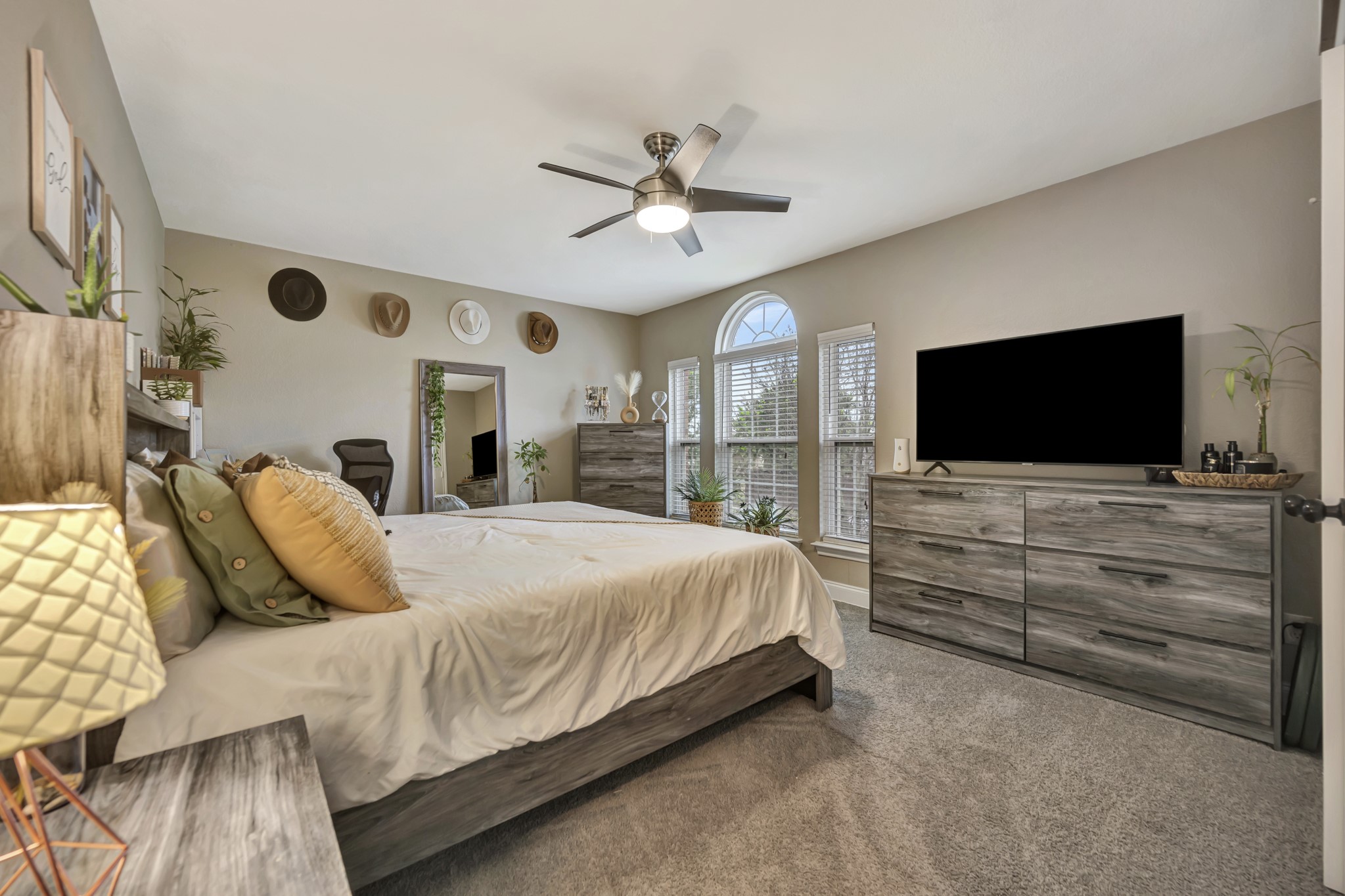 102 Lakeway Lane Justin TX 76247