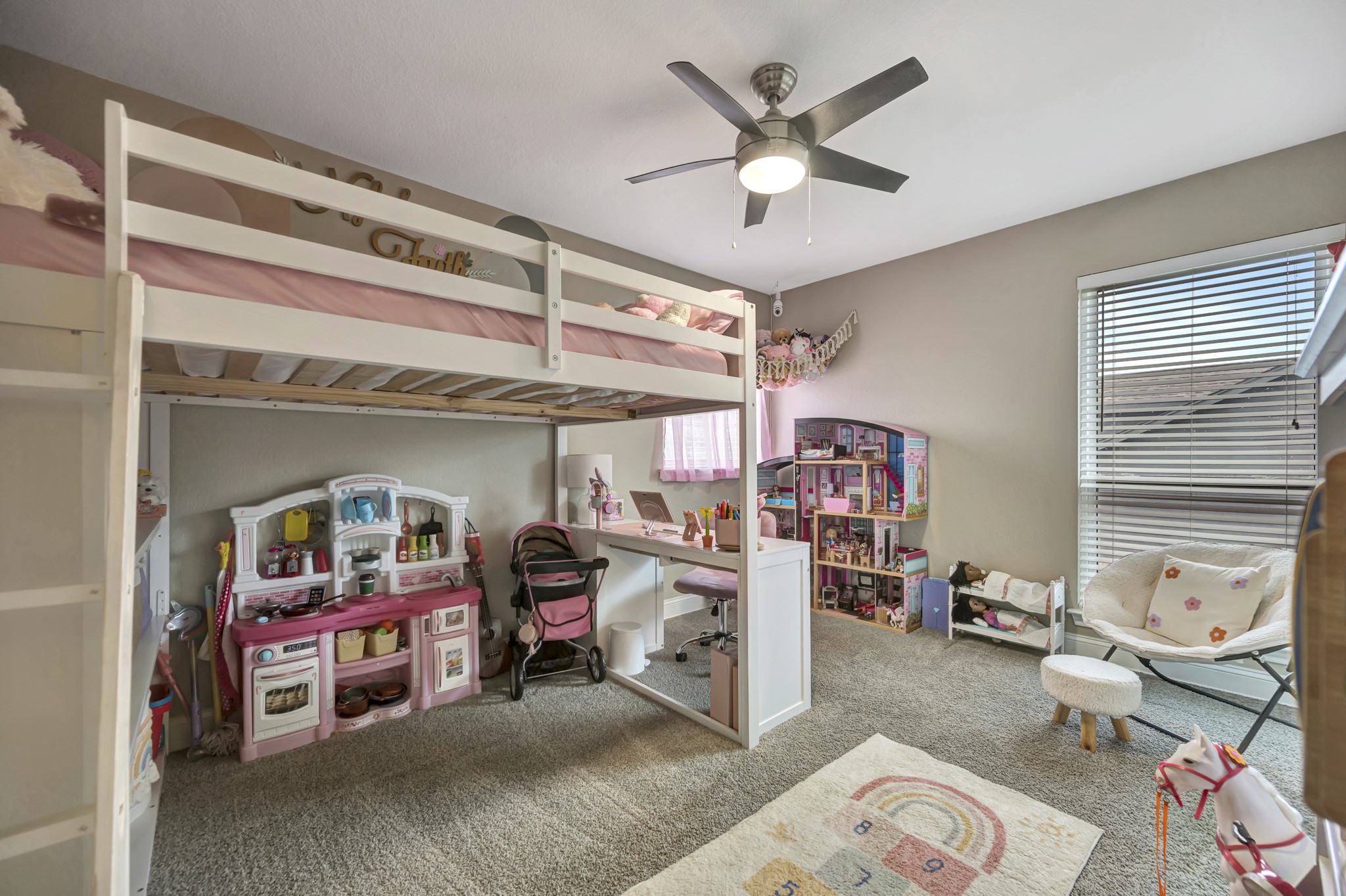 102 Lakeway Lane Justin TX 76247