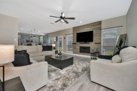 102 Lakeway Lane Justin TX 76247