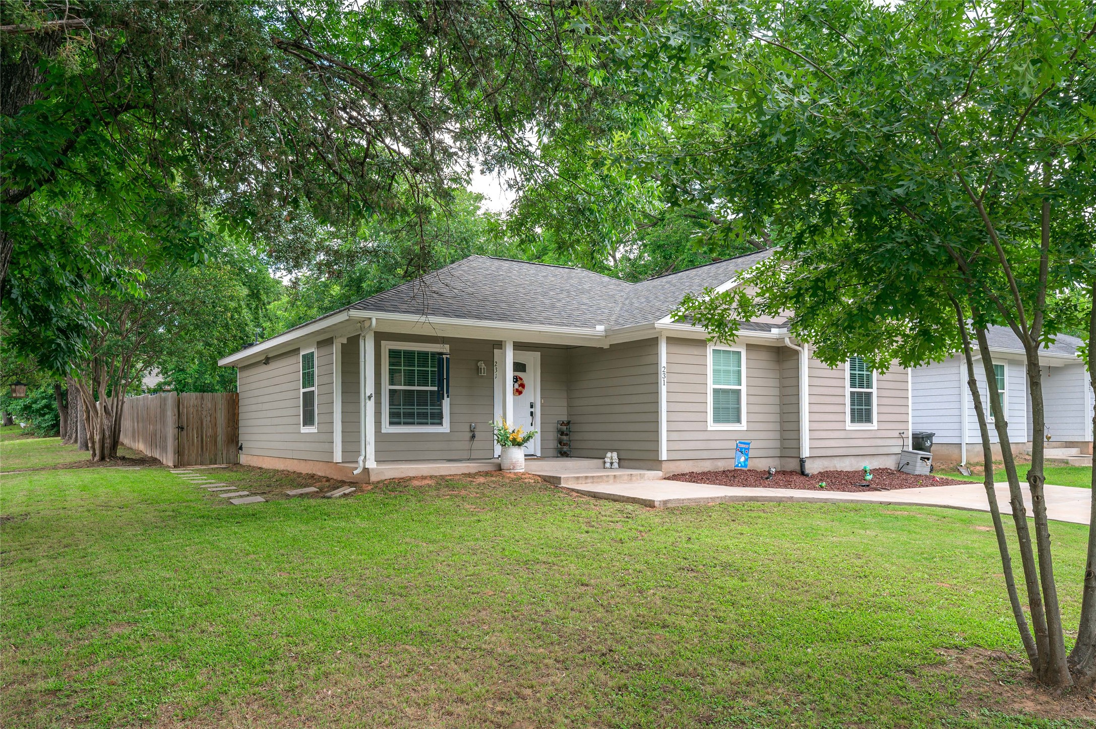 231 W Murray Street Denison TX 75020
