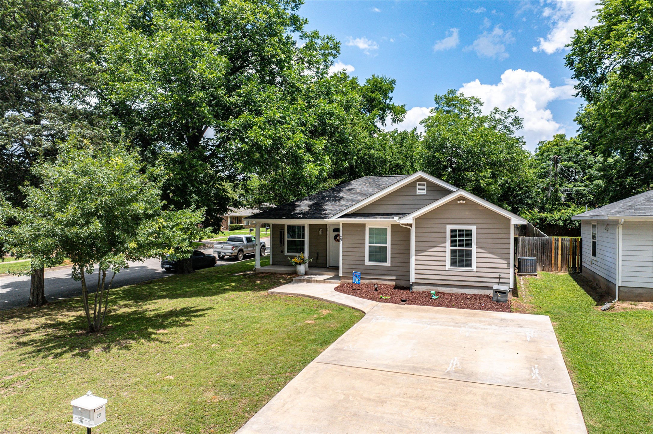 231 W Murray Street Denison TX 75020