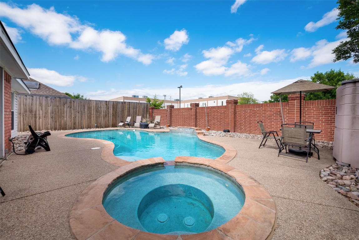 2202 Ashwood Court Carrollton TX 75006