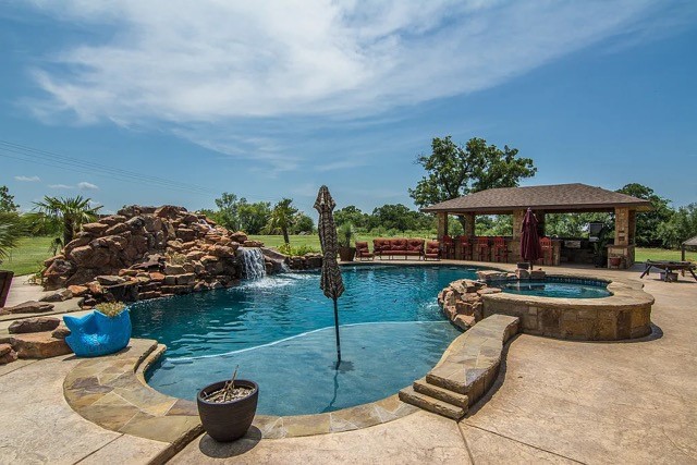 189 Hlavek Road Decatur TX 76234