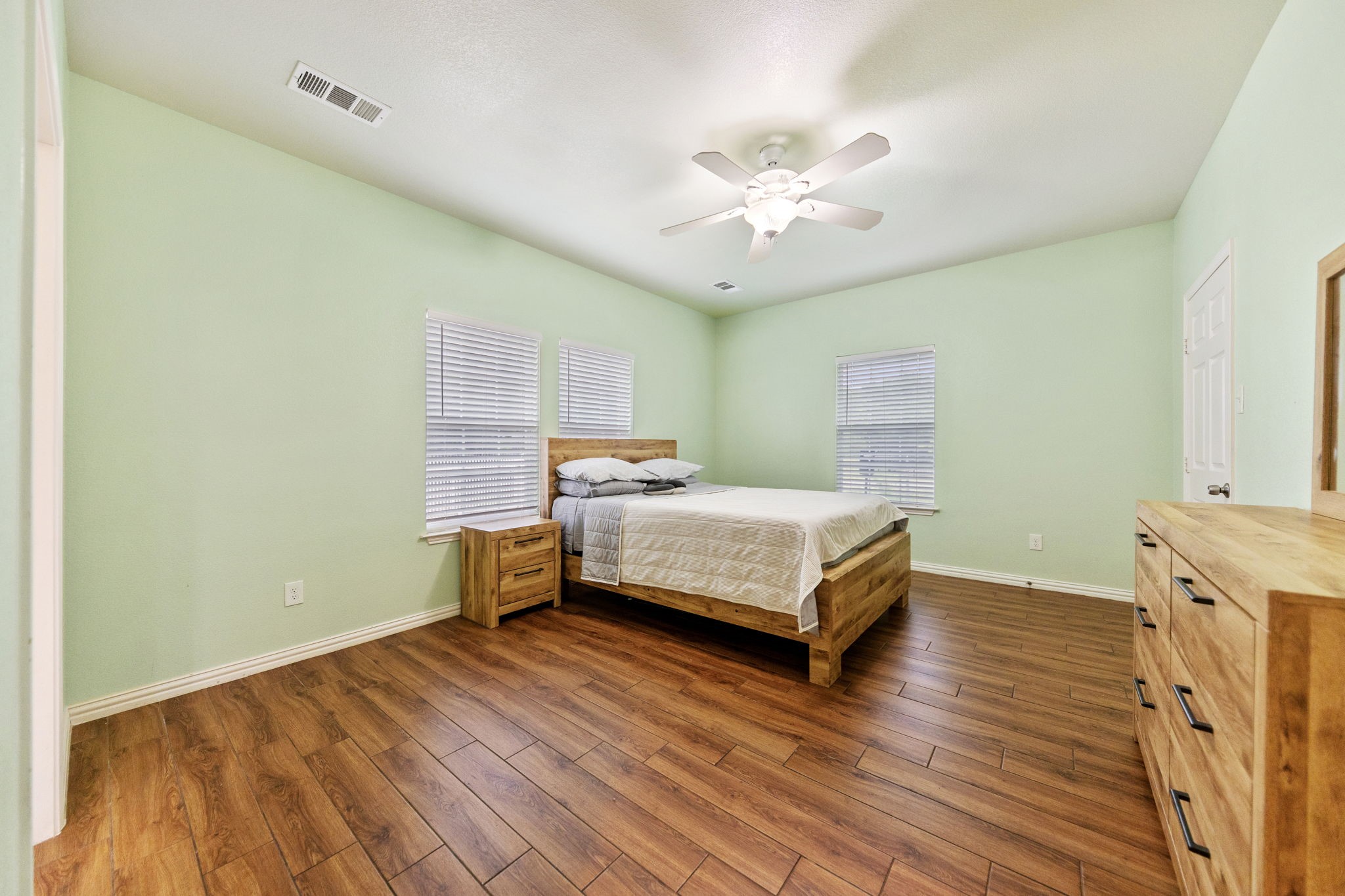 2410 Carleta Street Dallas TX 75253