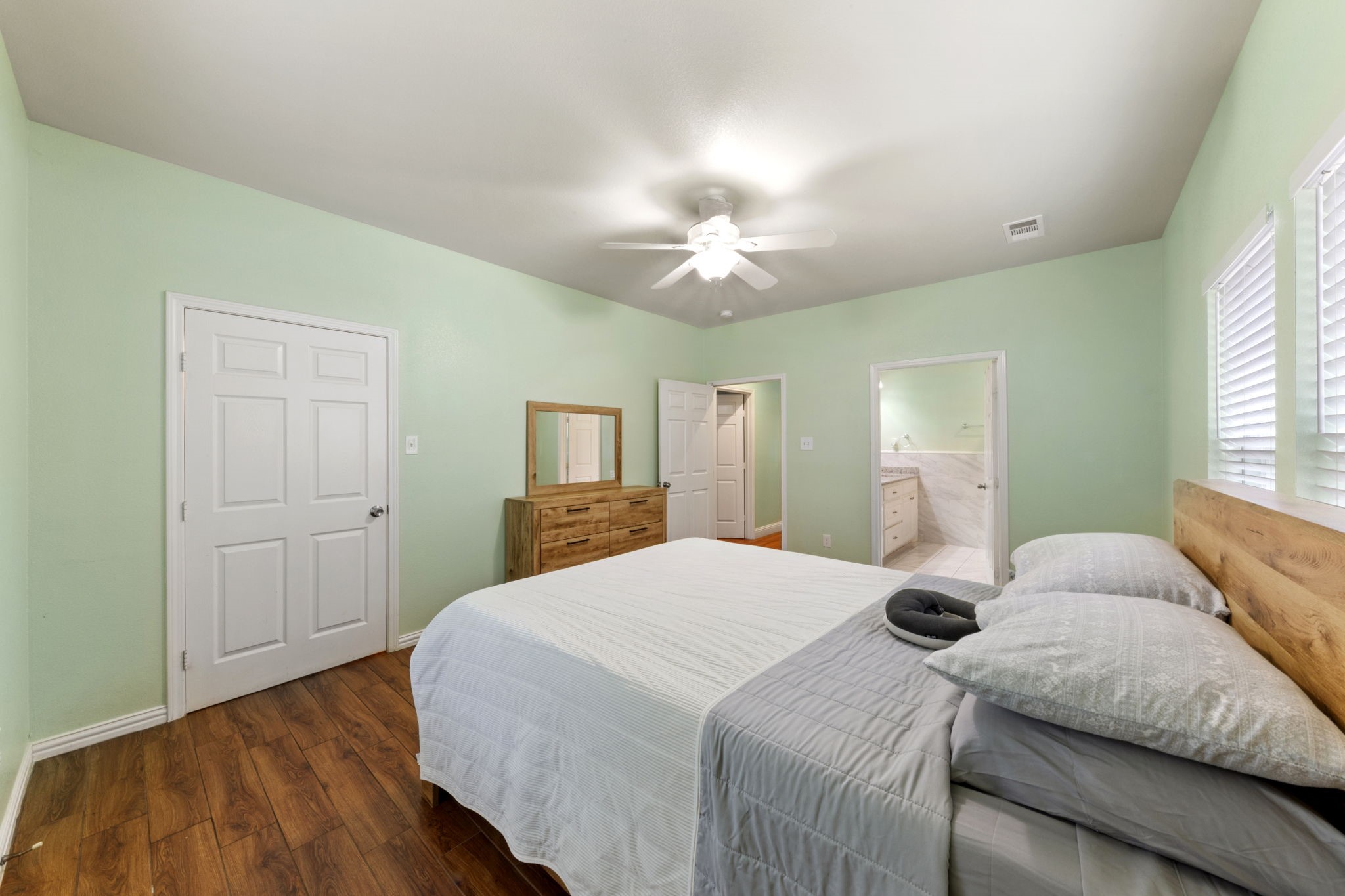 2410 Carleta Street Dallas TX 75253