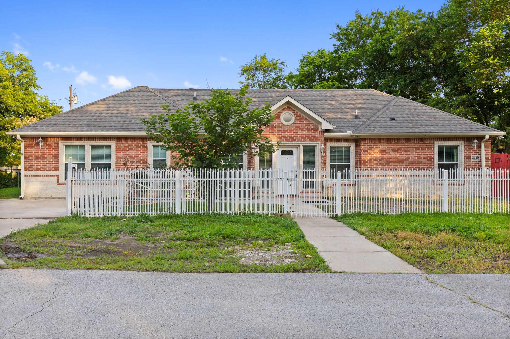 2410 Carleta Street Dallas TX 75253