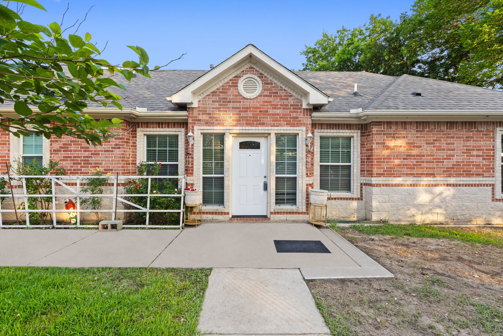 2410 Carleta Street Dallas TX 75253
