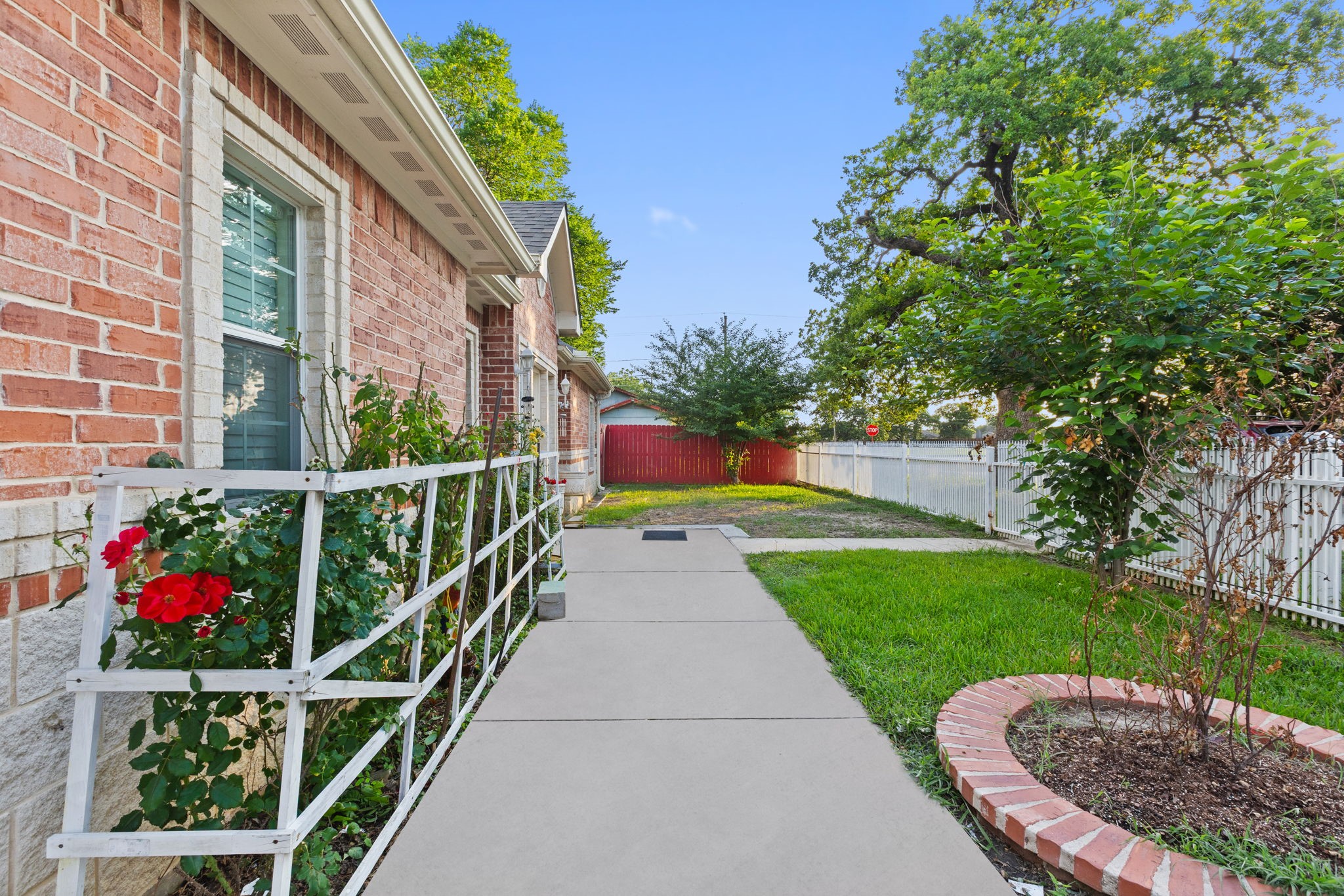 2410 Carleta Street Dallas TX 75253