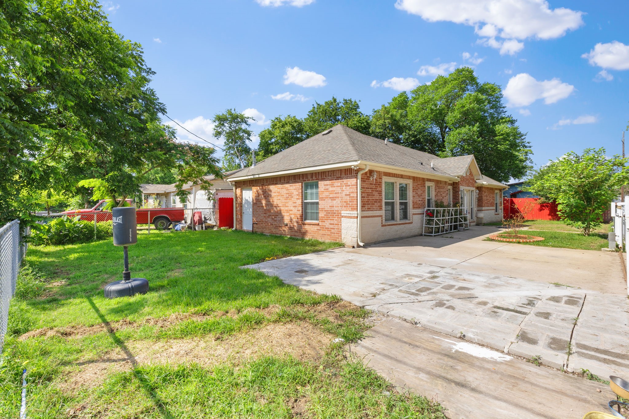 2410 Carleta Street Dallas TX 75253