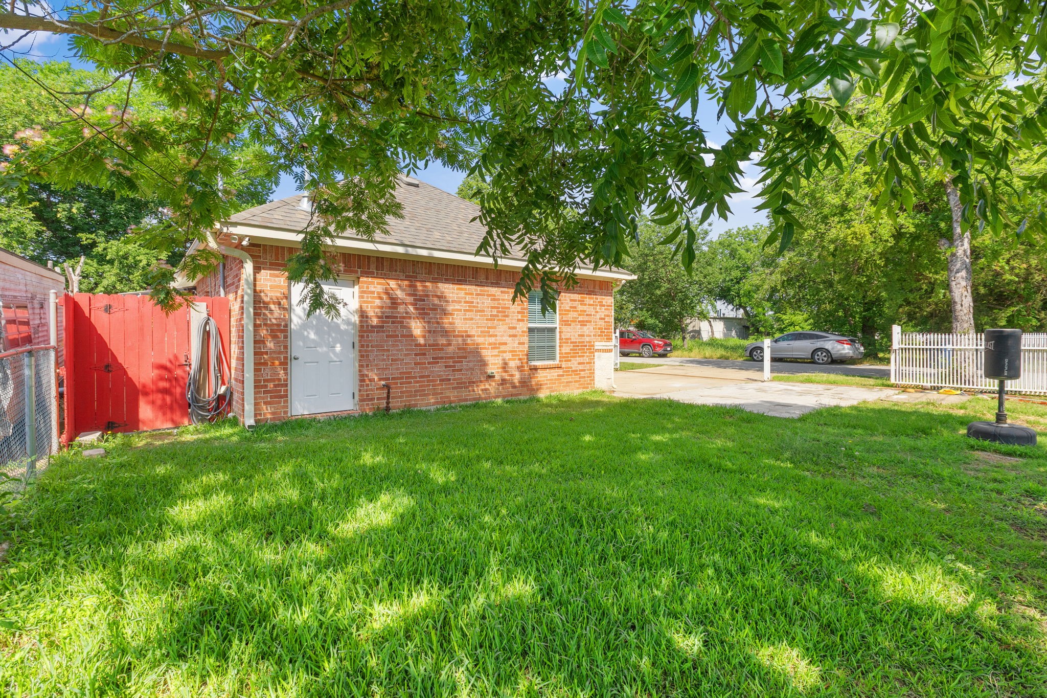 2410 Carleta Street Dallas TX 75253