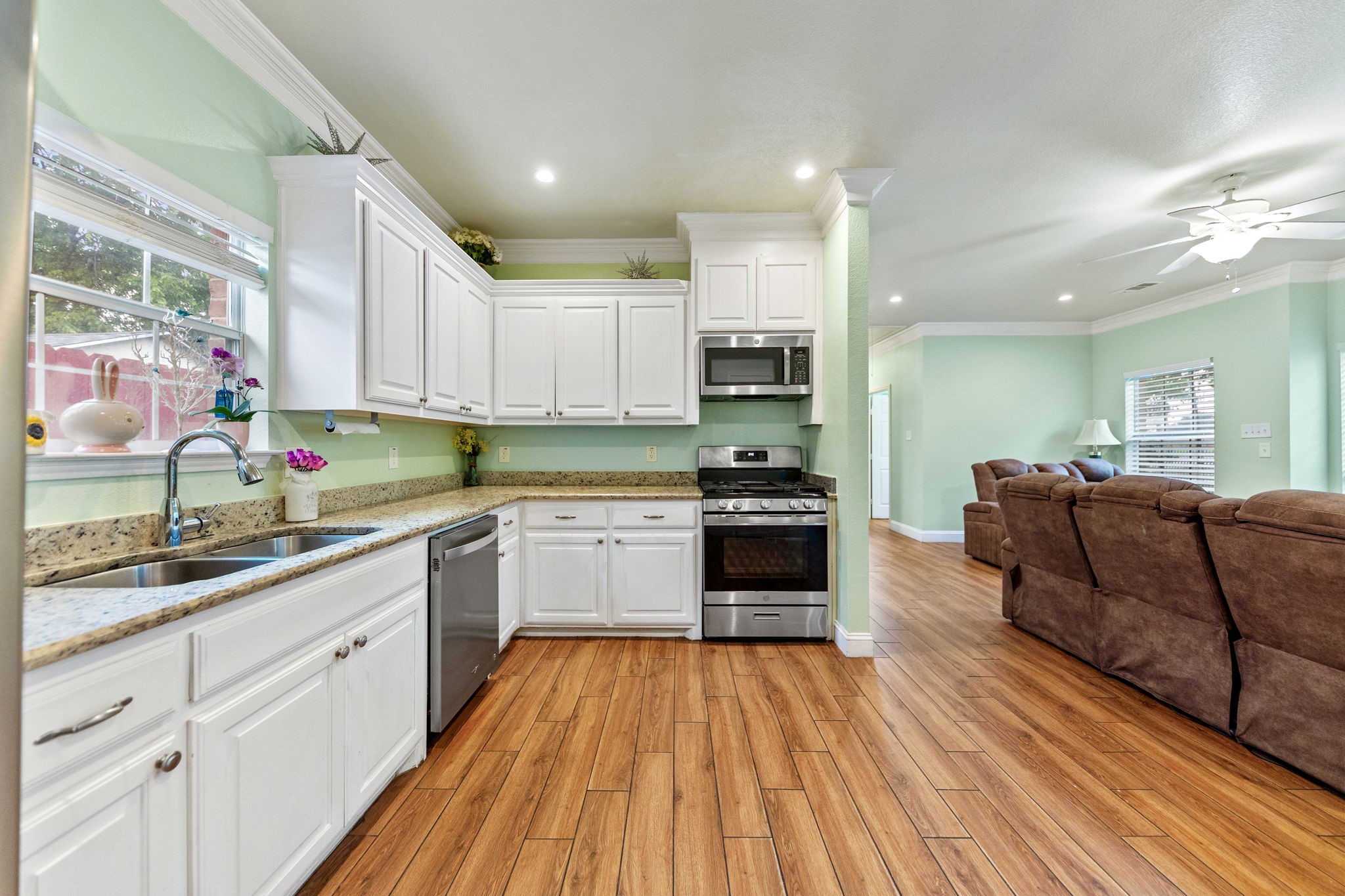 2410 Carleta Street Dallas TX 75253