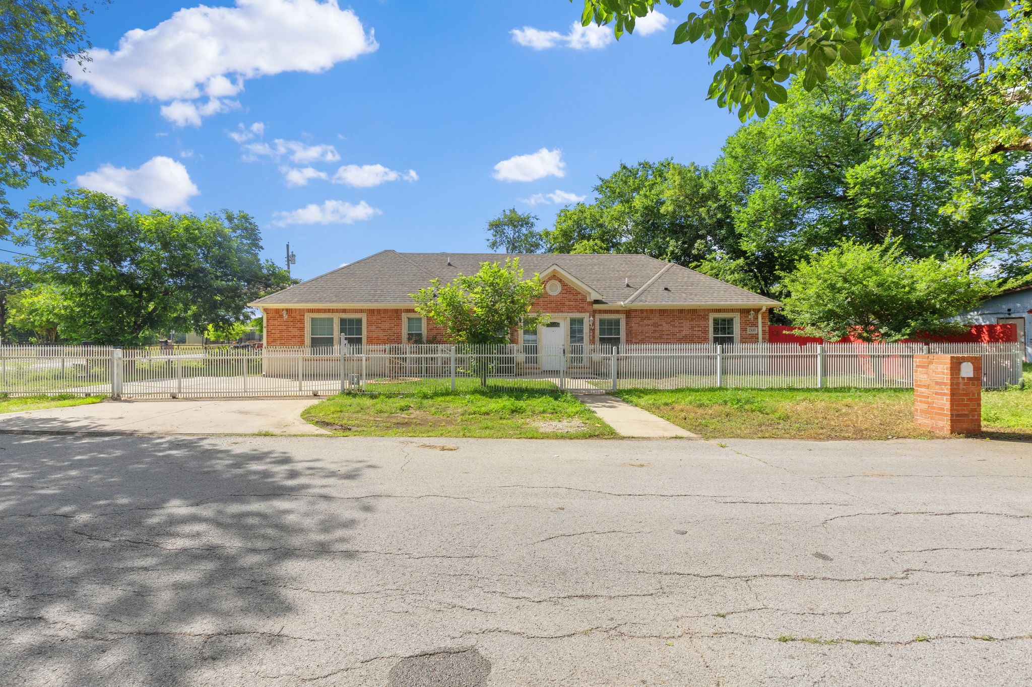 2410 Carleta Street Dallas TX 75253