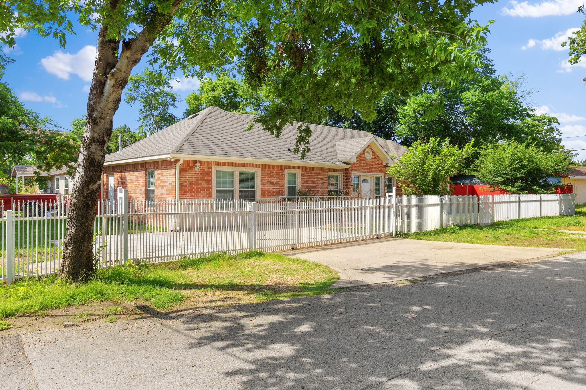 2410 Carleta Street Dallas TX 75253
