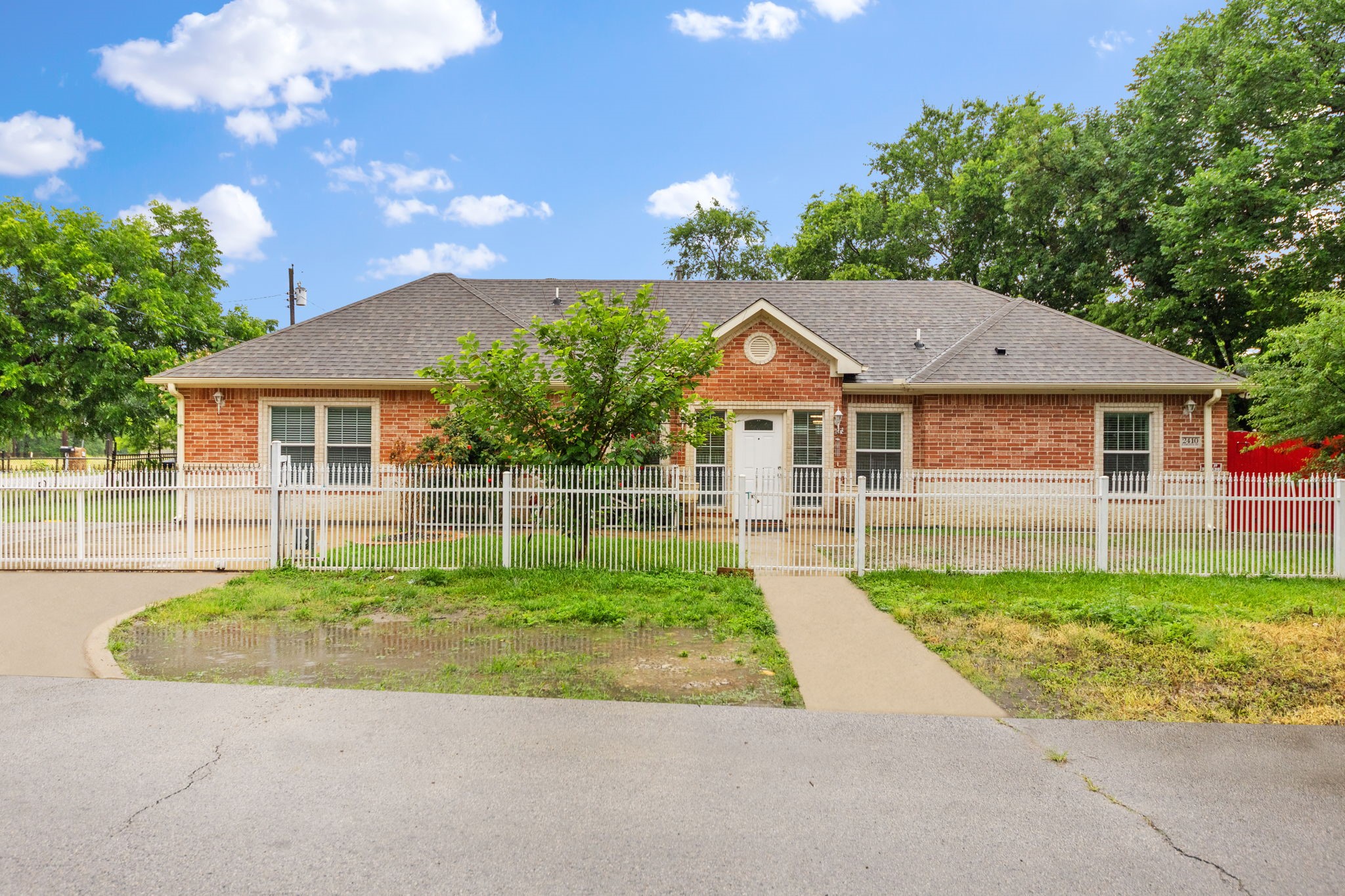 2410 Carleta Street Dallas TX 75253