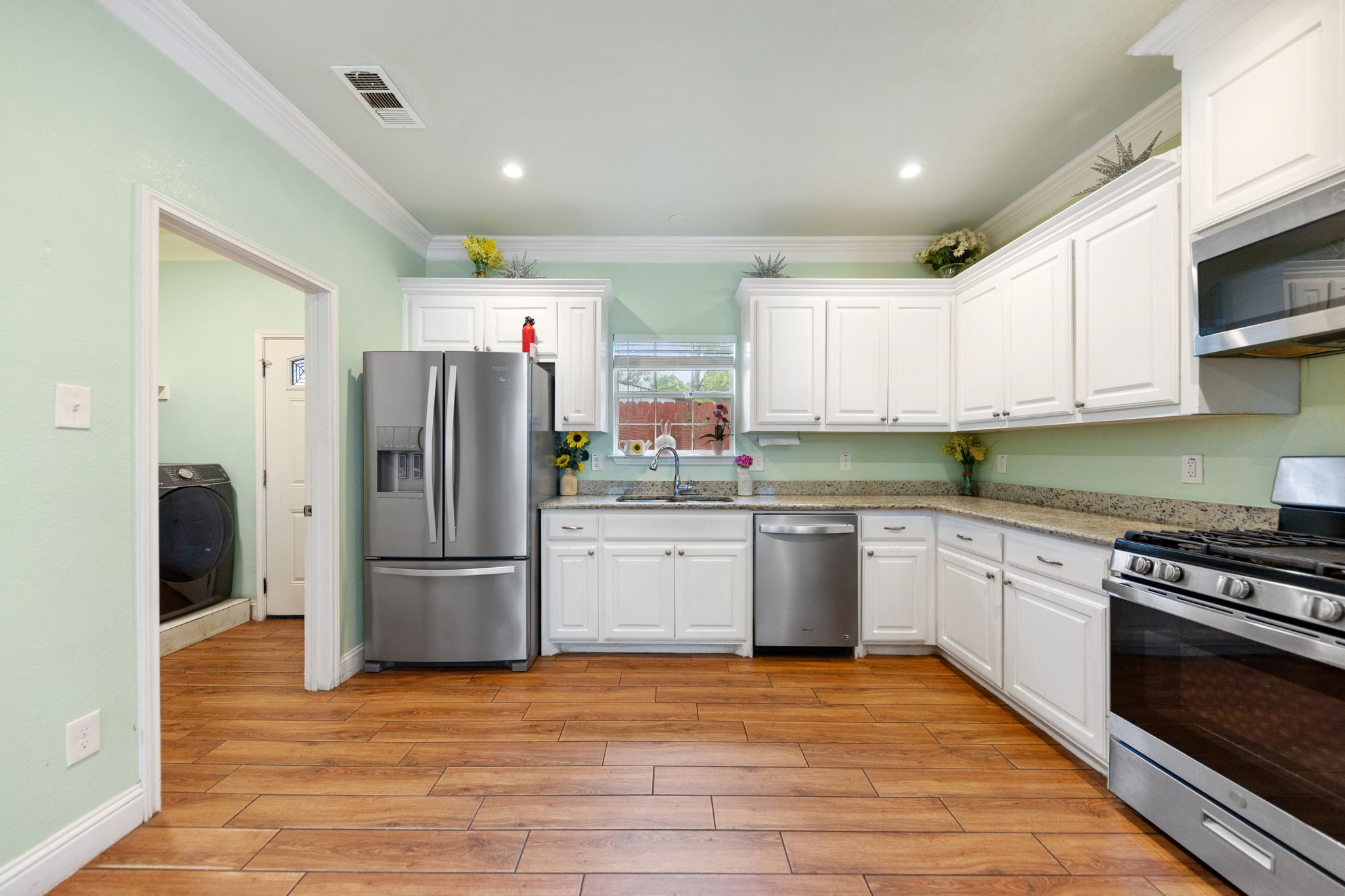 2410 Carleta Street Dallas TX 75253