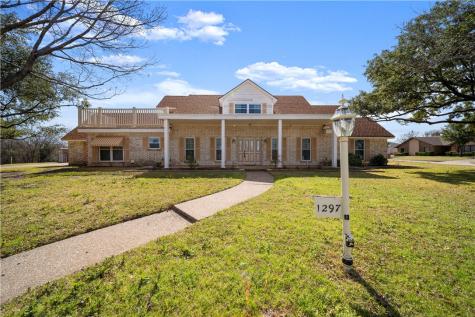 1297 Woodland West Drive Woodway TX 76712