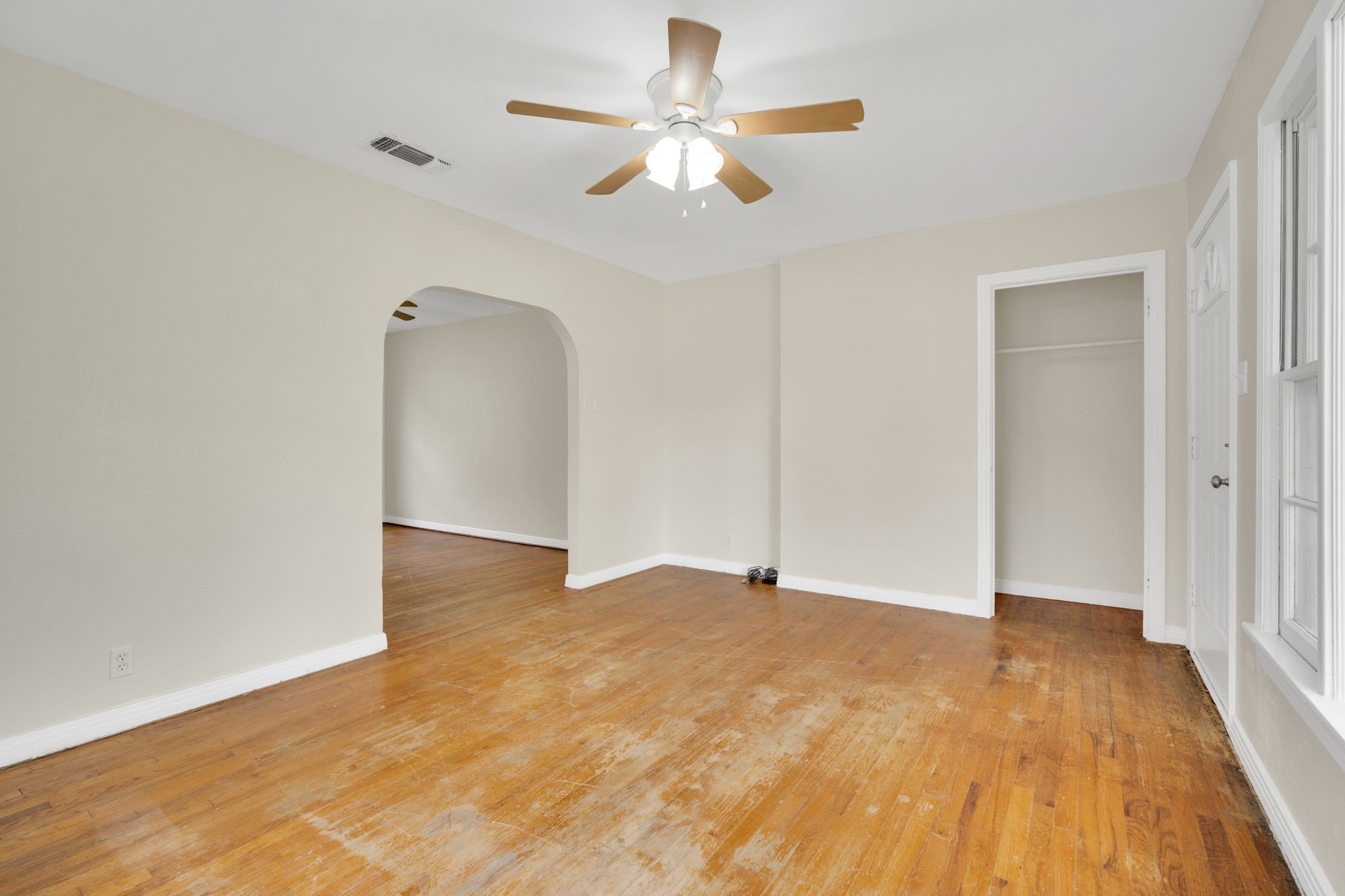 506 E Waco Street Ennis TX 75119