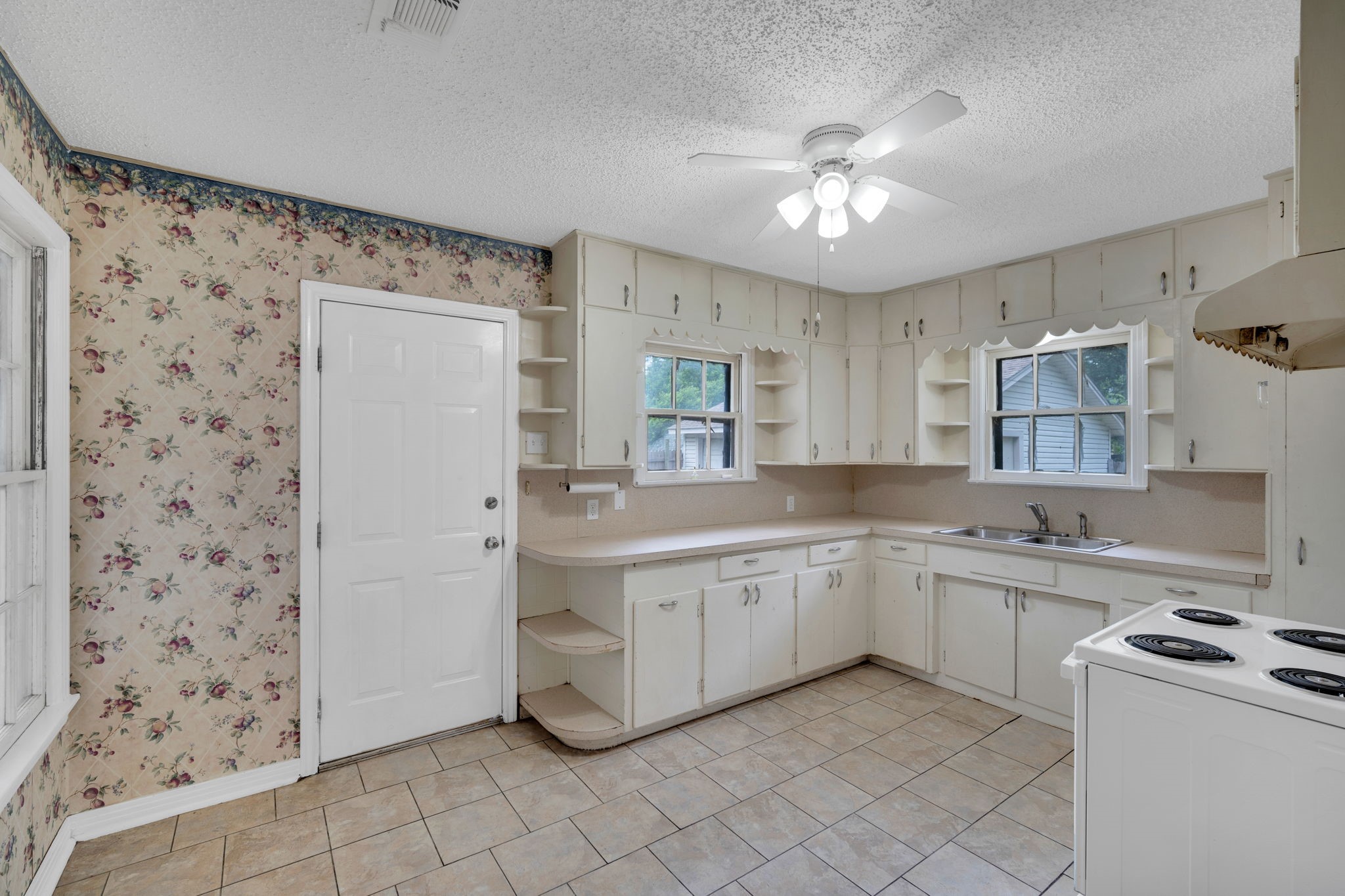 506 E Waco Street Ennis TX 75119