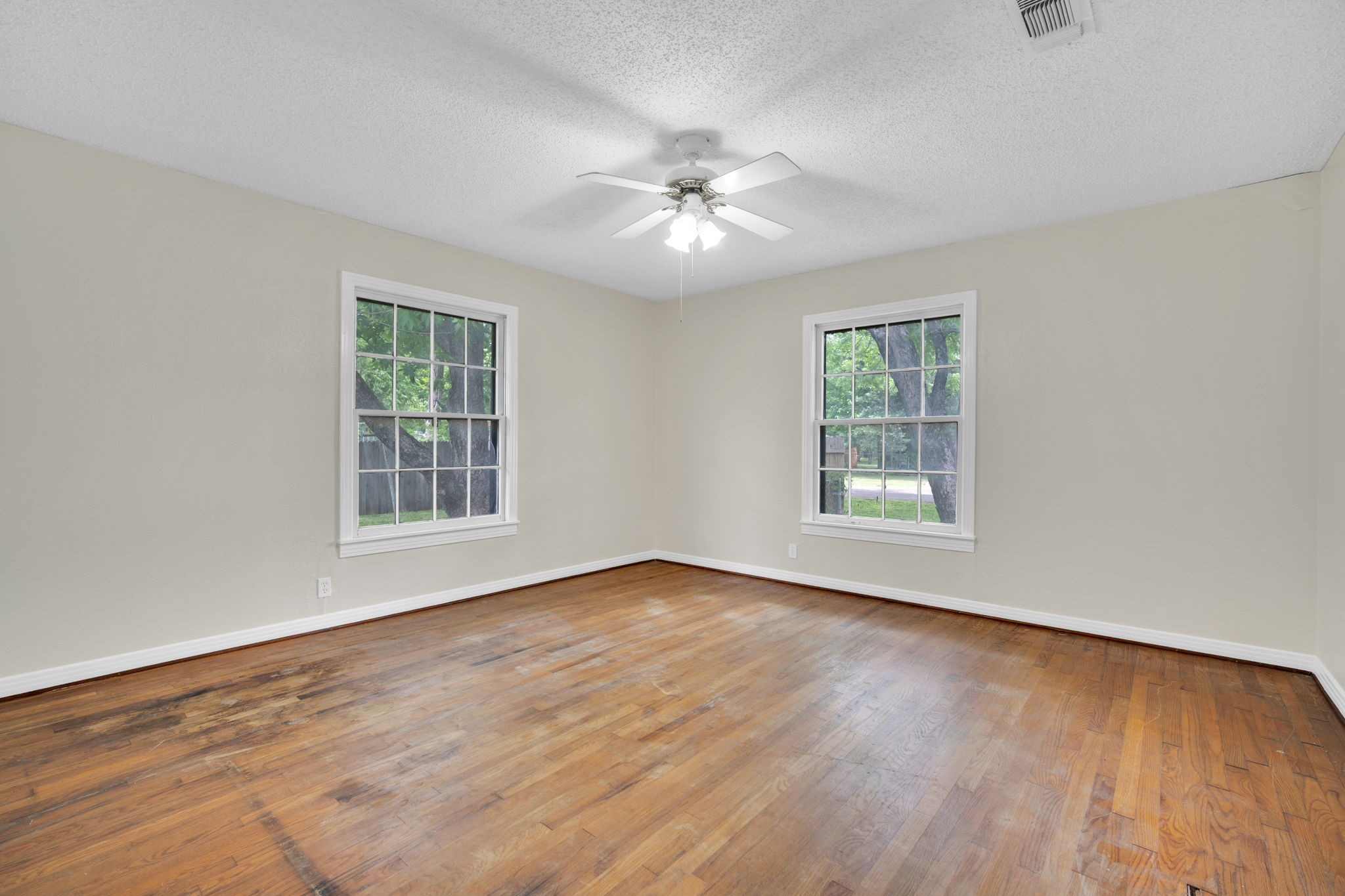 506 E Waco Street Ennis TX 75119